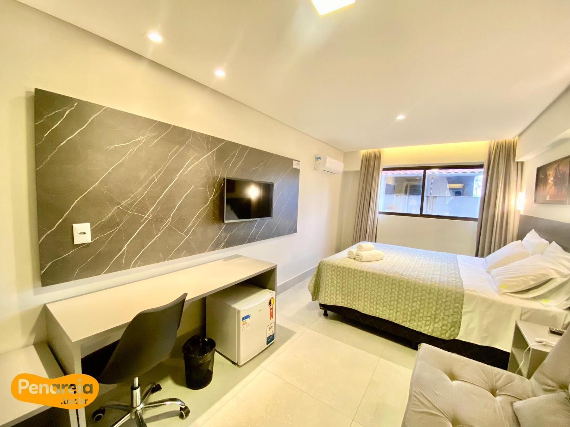 Deluxe One-Bedroom Apartment