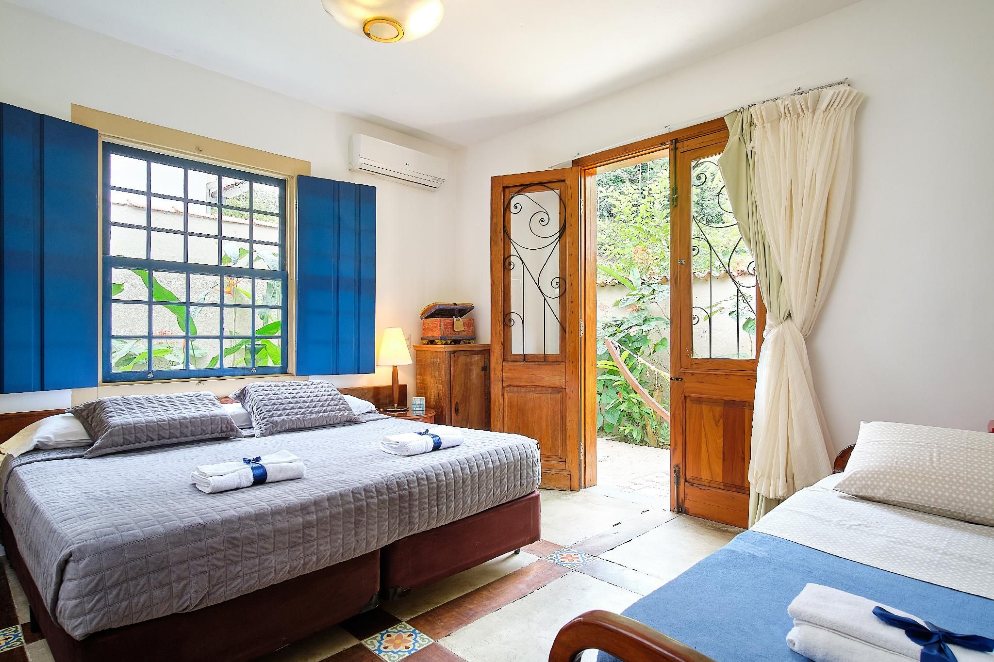King Room with Whirlpool - Non-Smoking