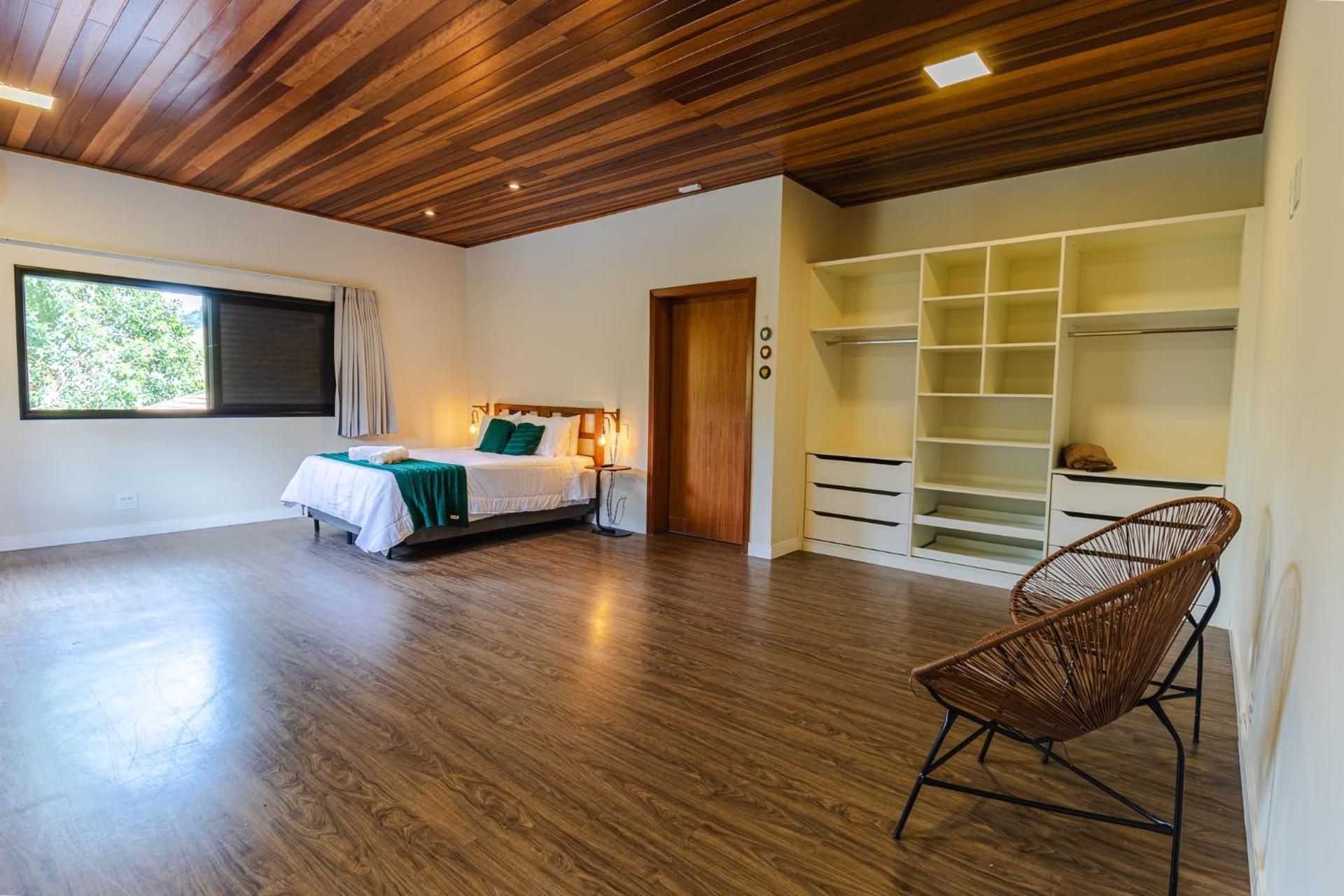 Suite with Mountain View