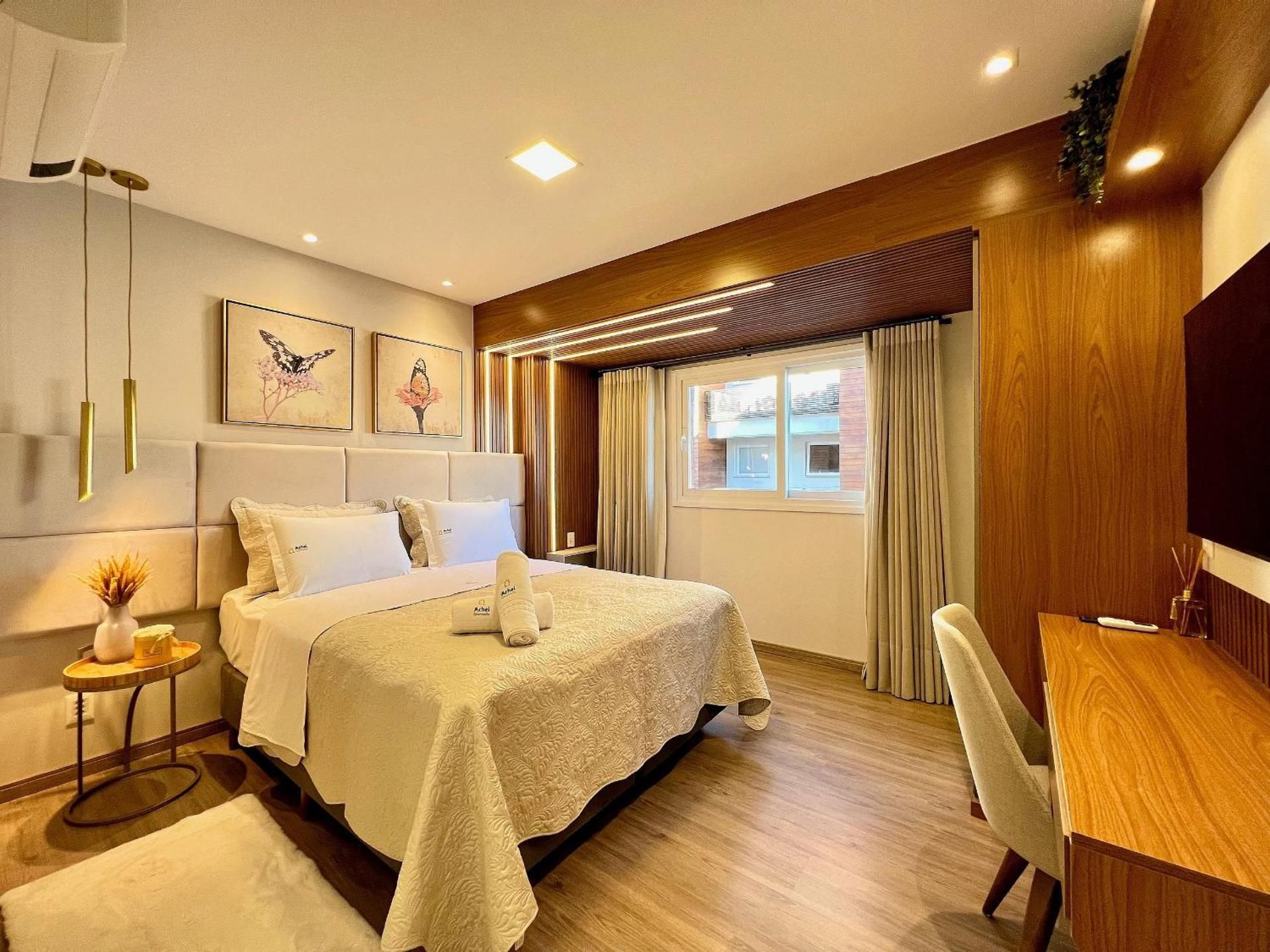DELUXE APARTMENT