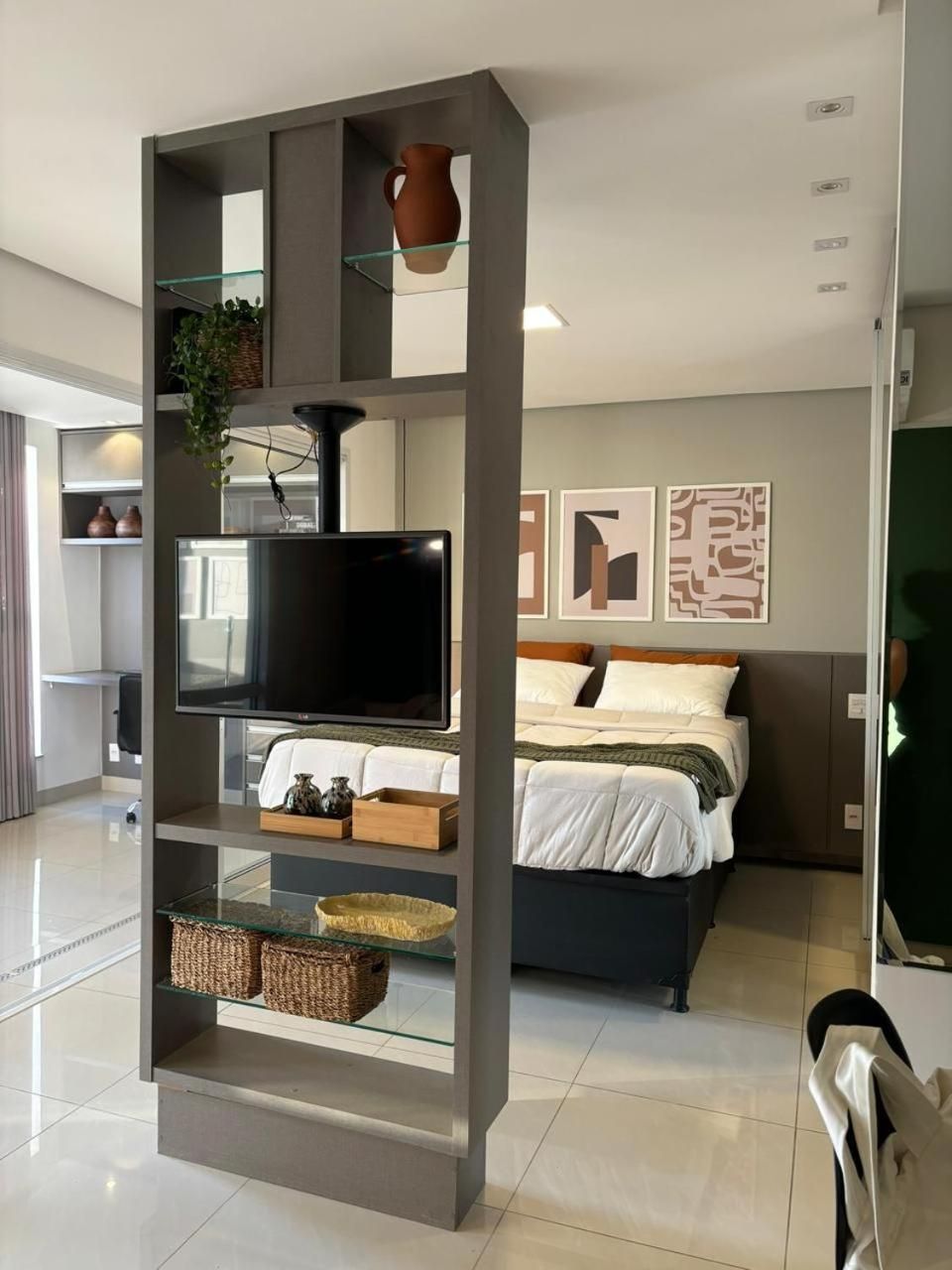 DELUXE APARTMENT