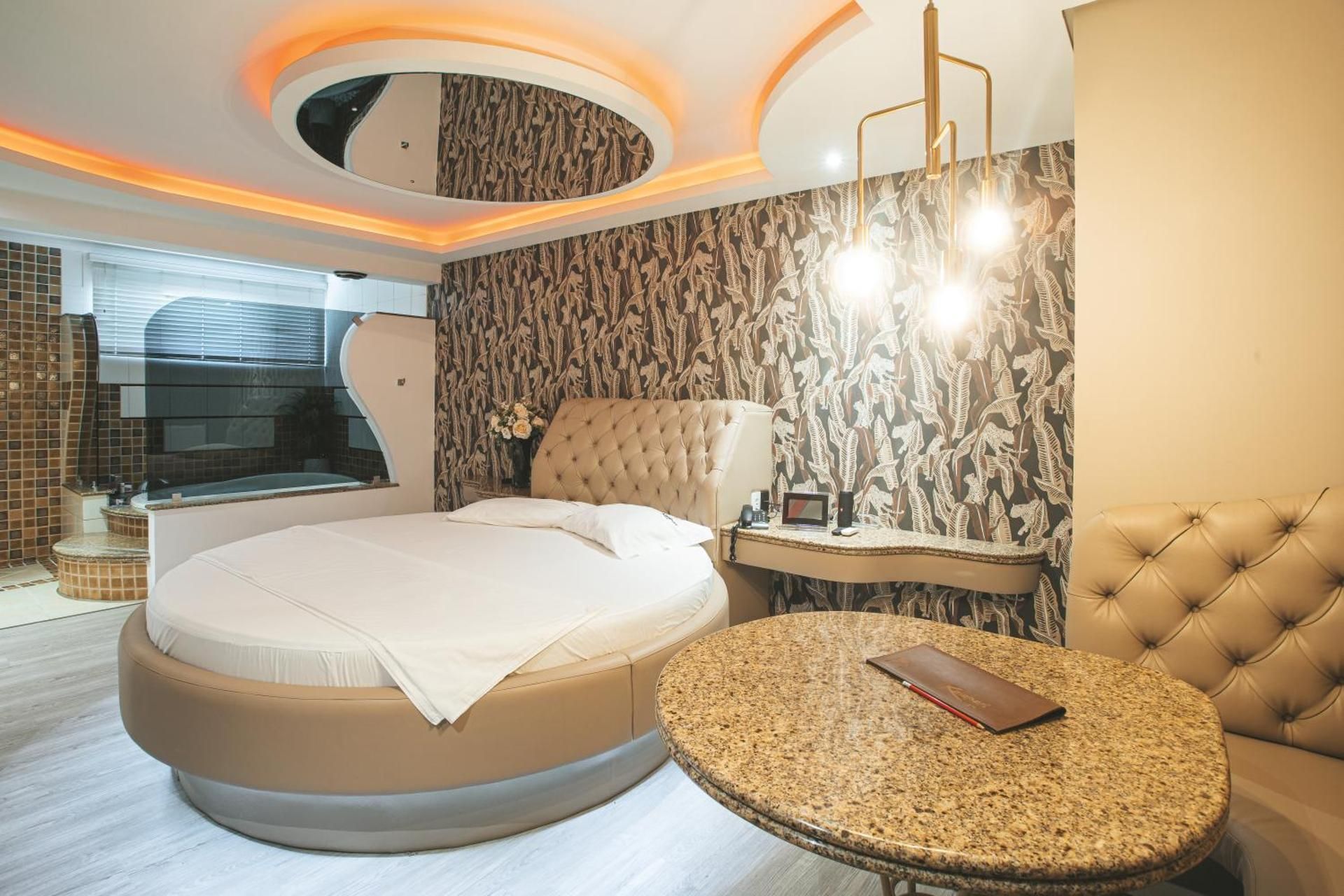 King Room with Spa Bath