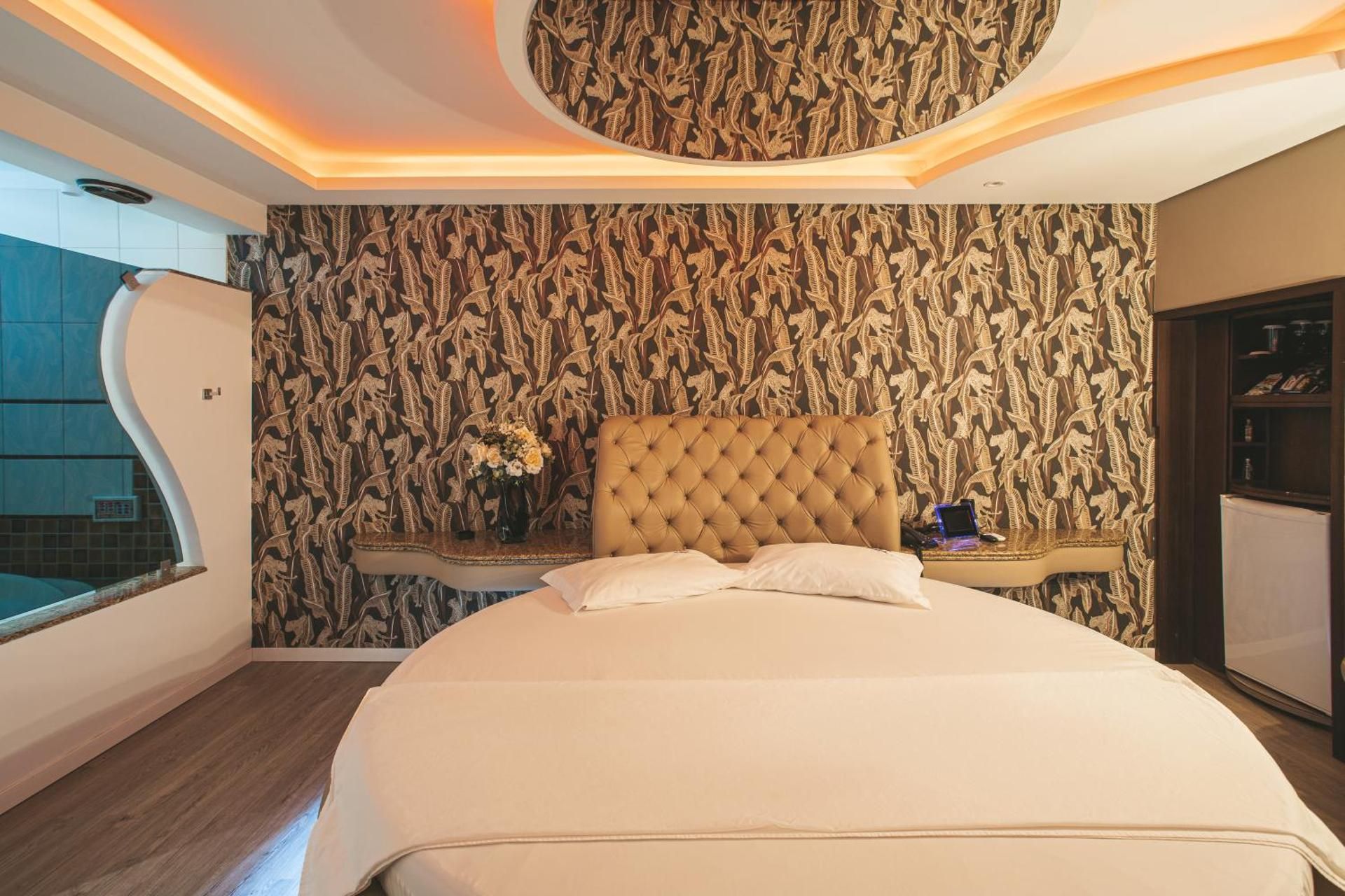 King Room with Spa Bath
