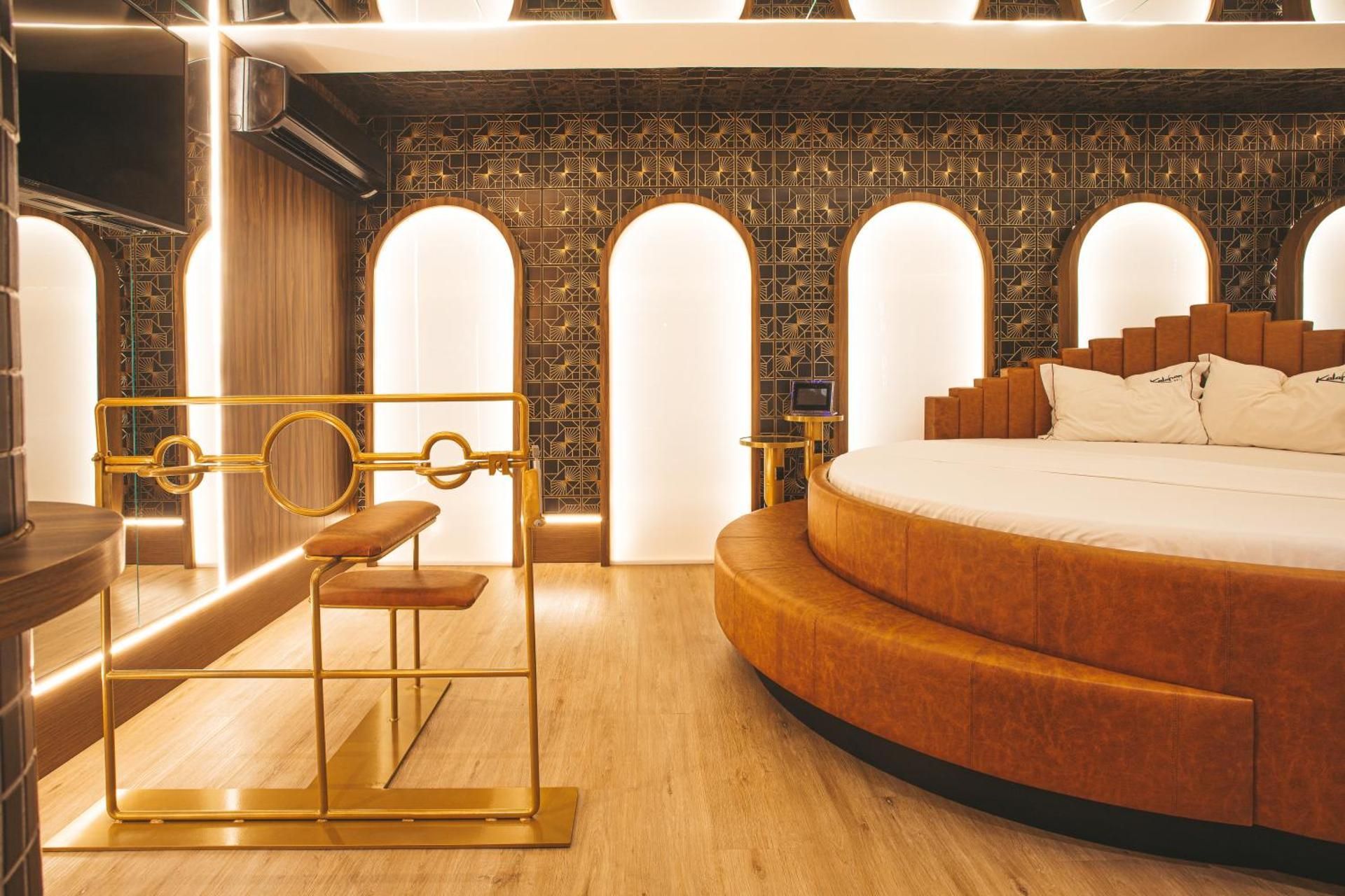 Queen Room with Spa Bath