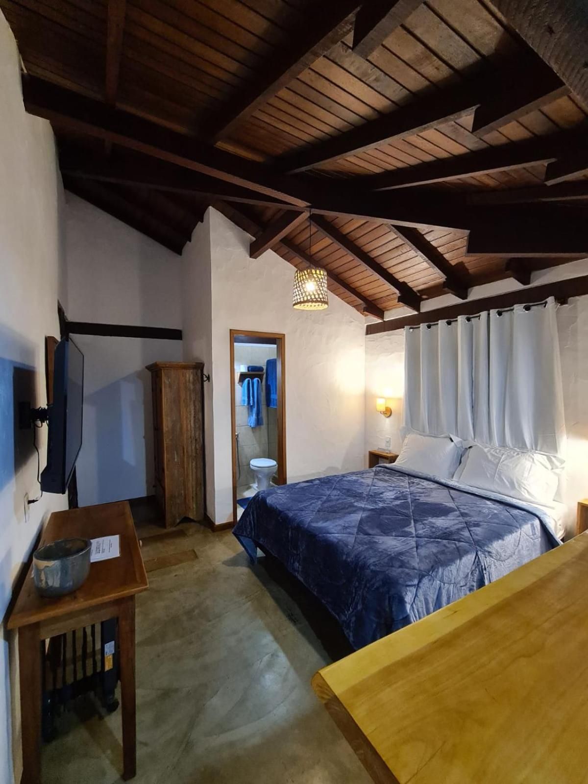 Deluxe Room (2 Adults + 1 Child)
