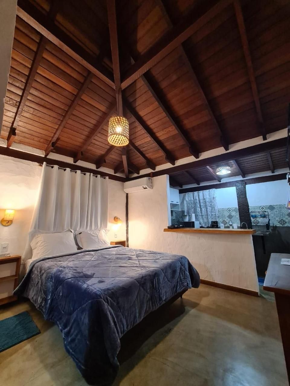 Deluxe Room (2 Adults + 1 Child)