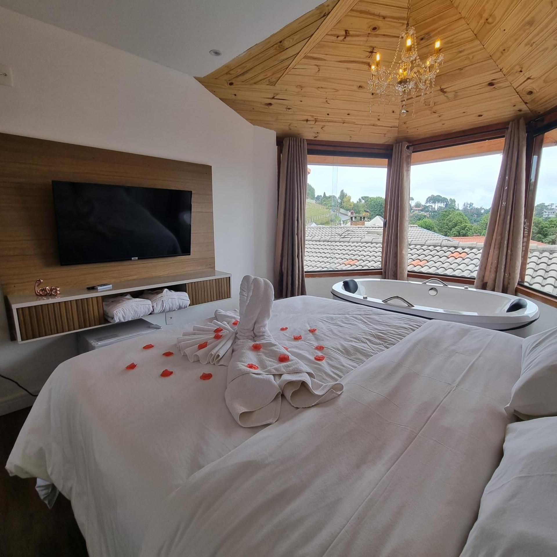 King Room with Spa Bath
