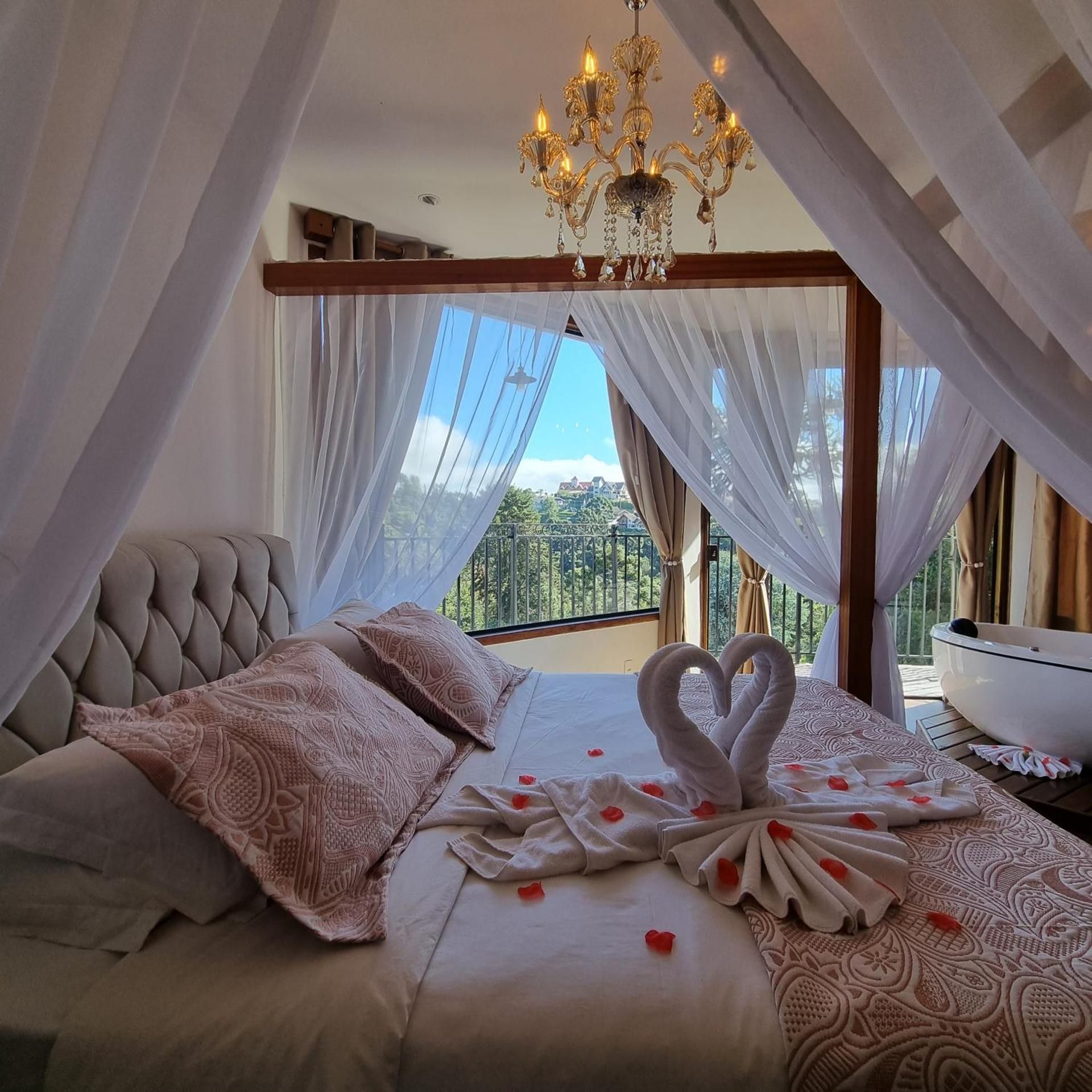King Suite with Spa Bath