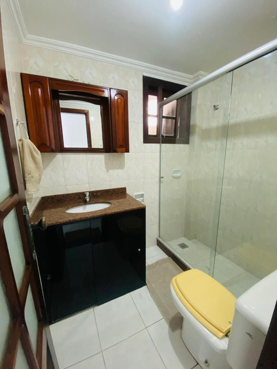 One-Bedroom Apartment with Sea View and Balcony