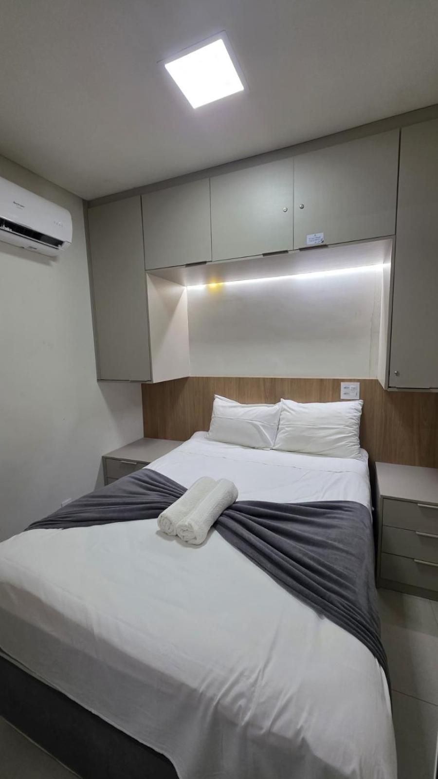 Deluxe One-Bedroom Apartment