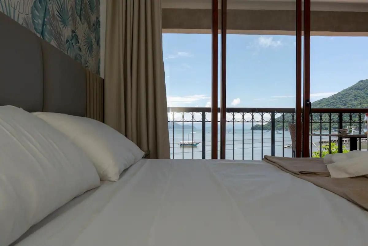 Two-Bedroom Apartment with Balcony and Sea View