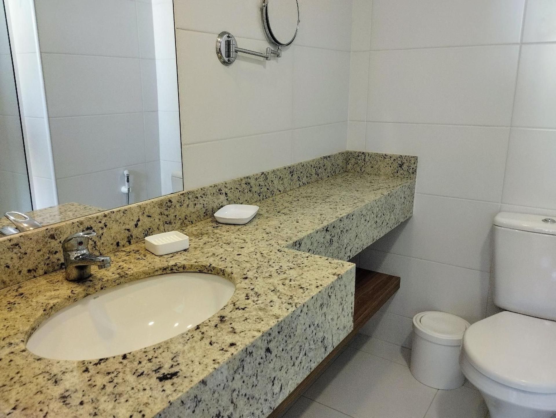 Apartment with Shower