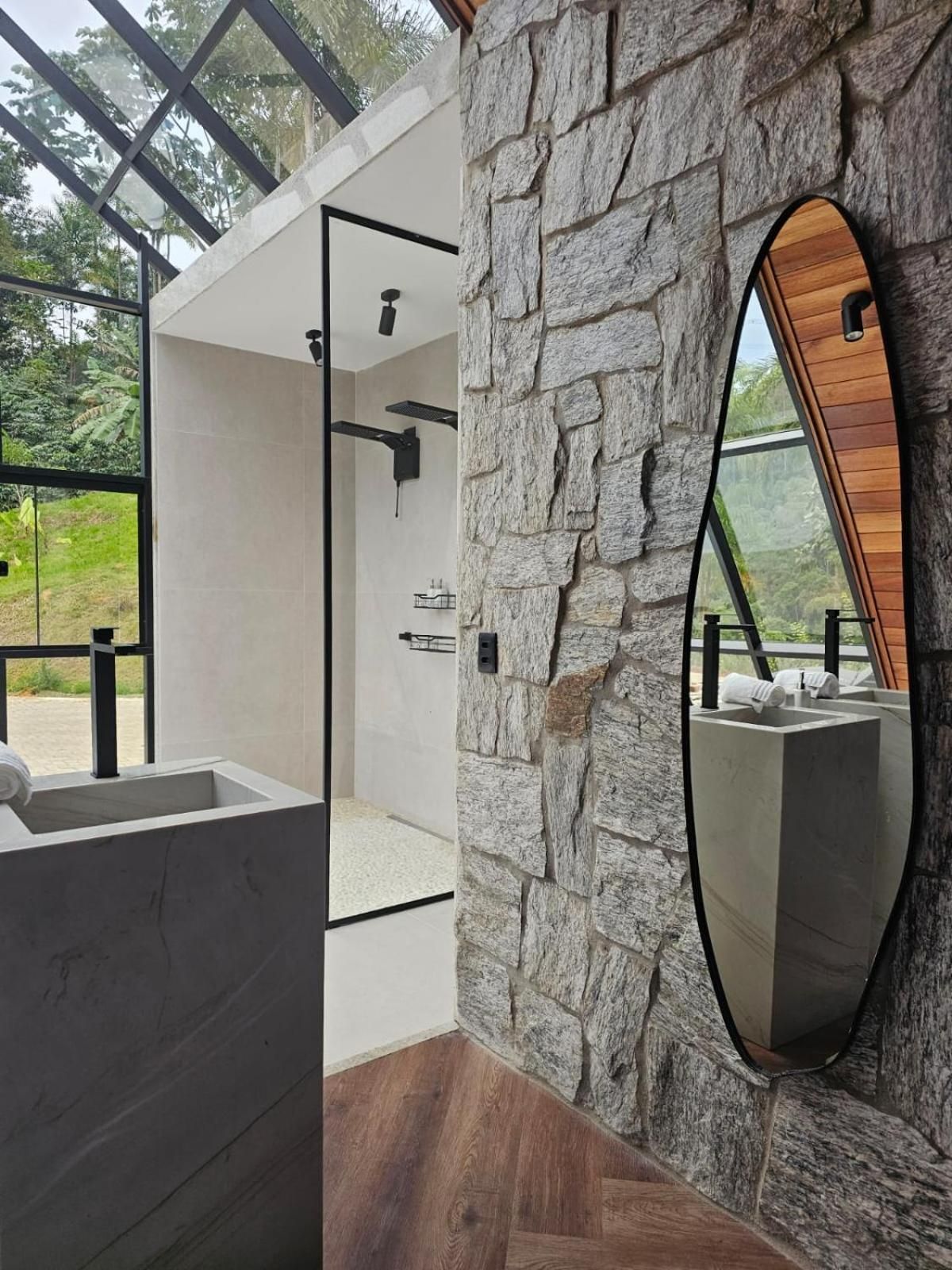 Deluxe Suite with Spa Bath