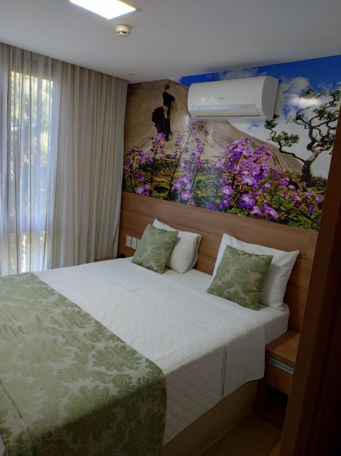 Suite with Mountain View