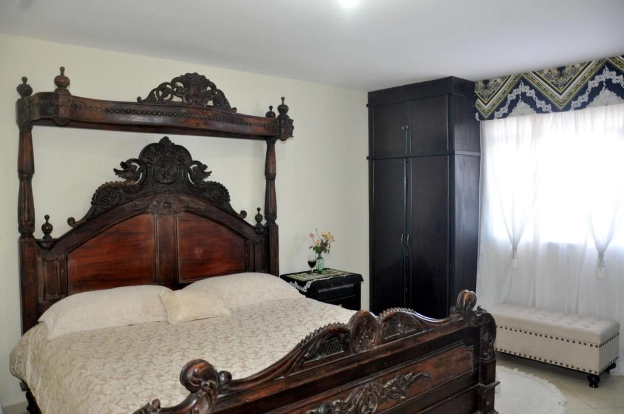 Deluxe King Suite