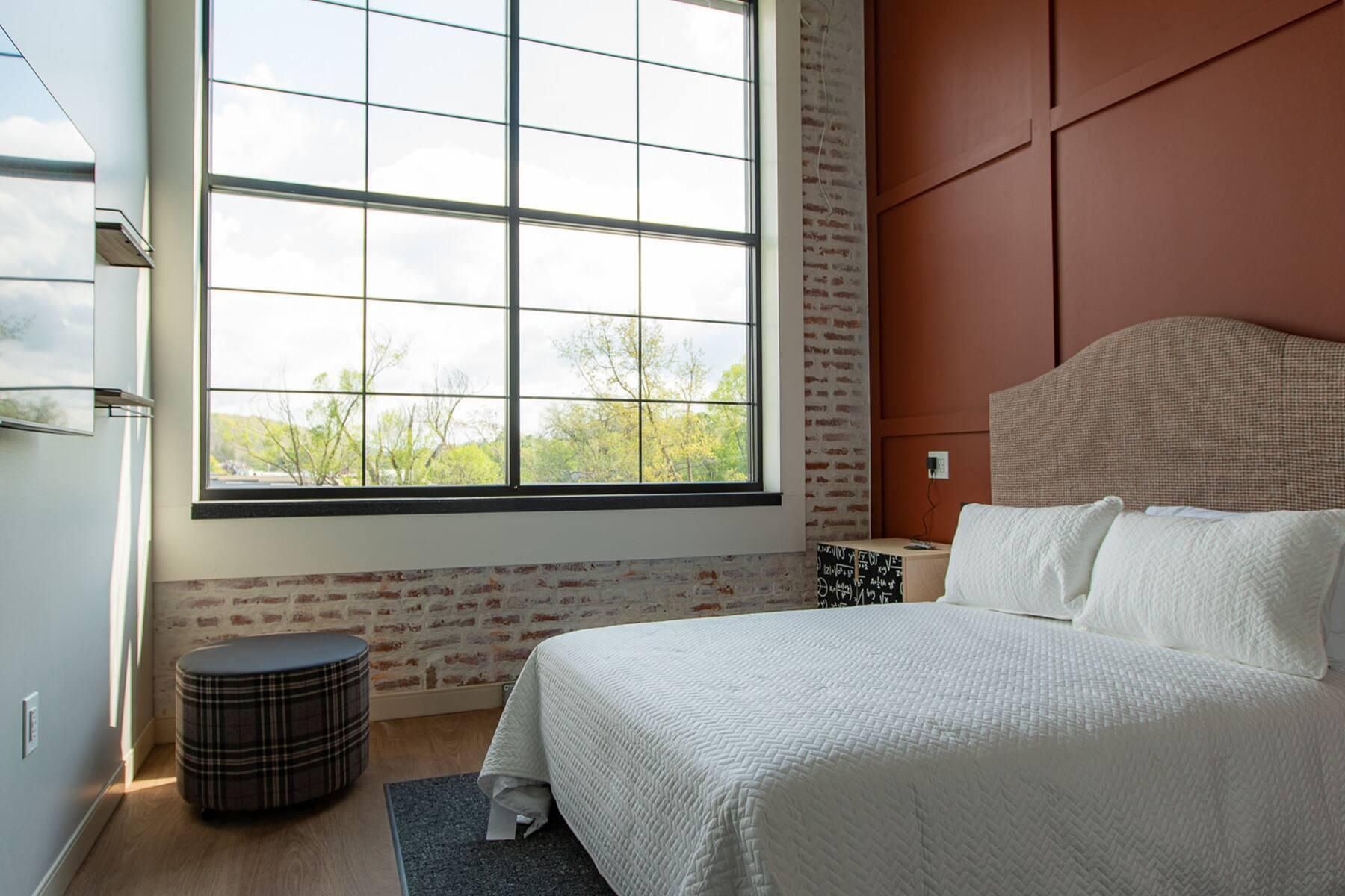 1 King Bed, Deluxe Room, Non-Smoking