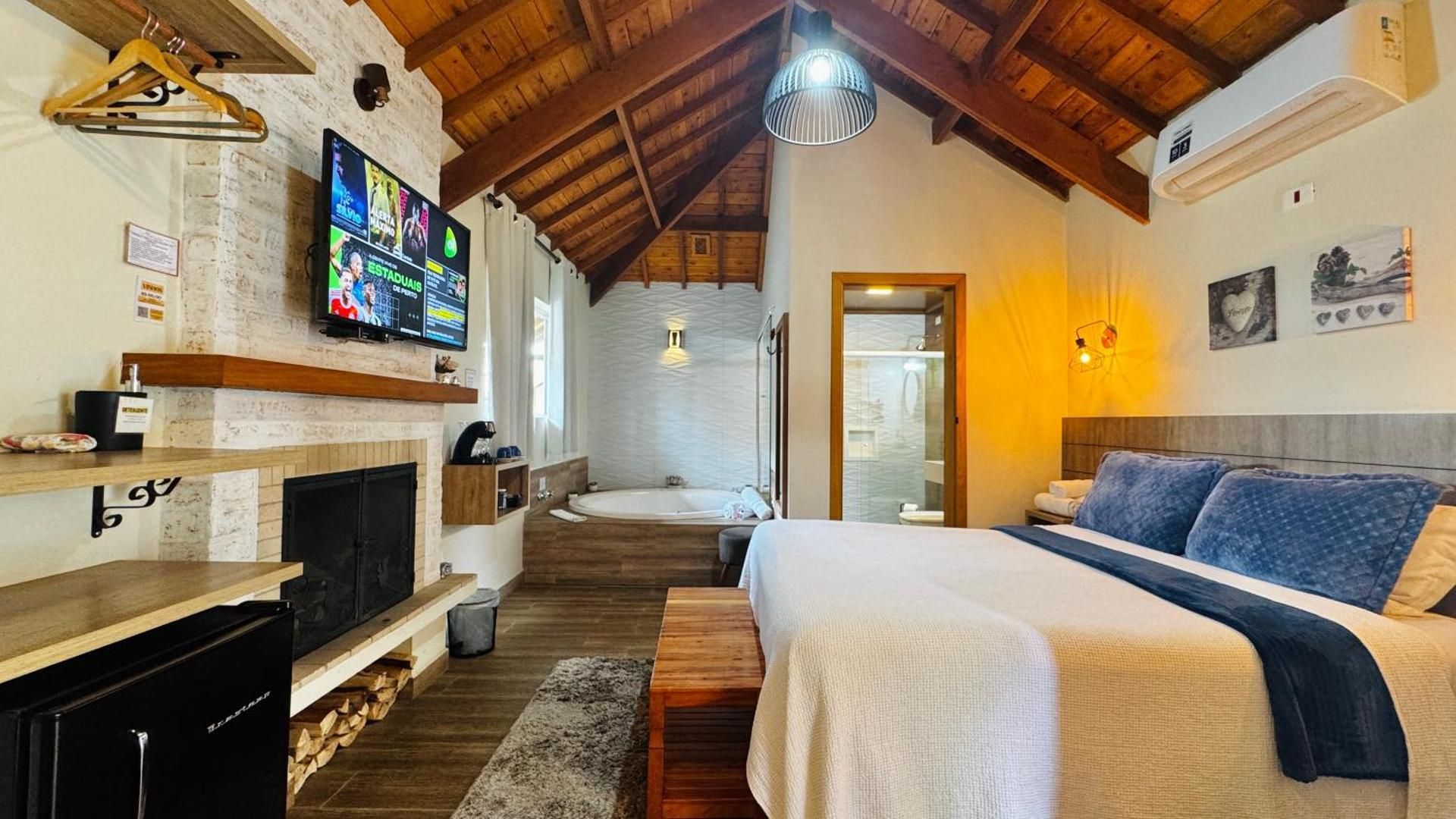 Deluxe Double Room with Bath