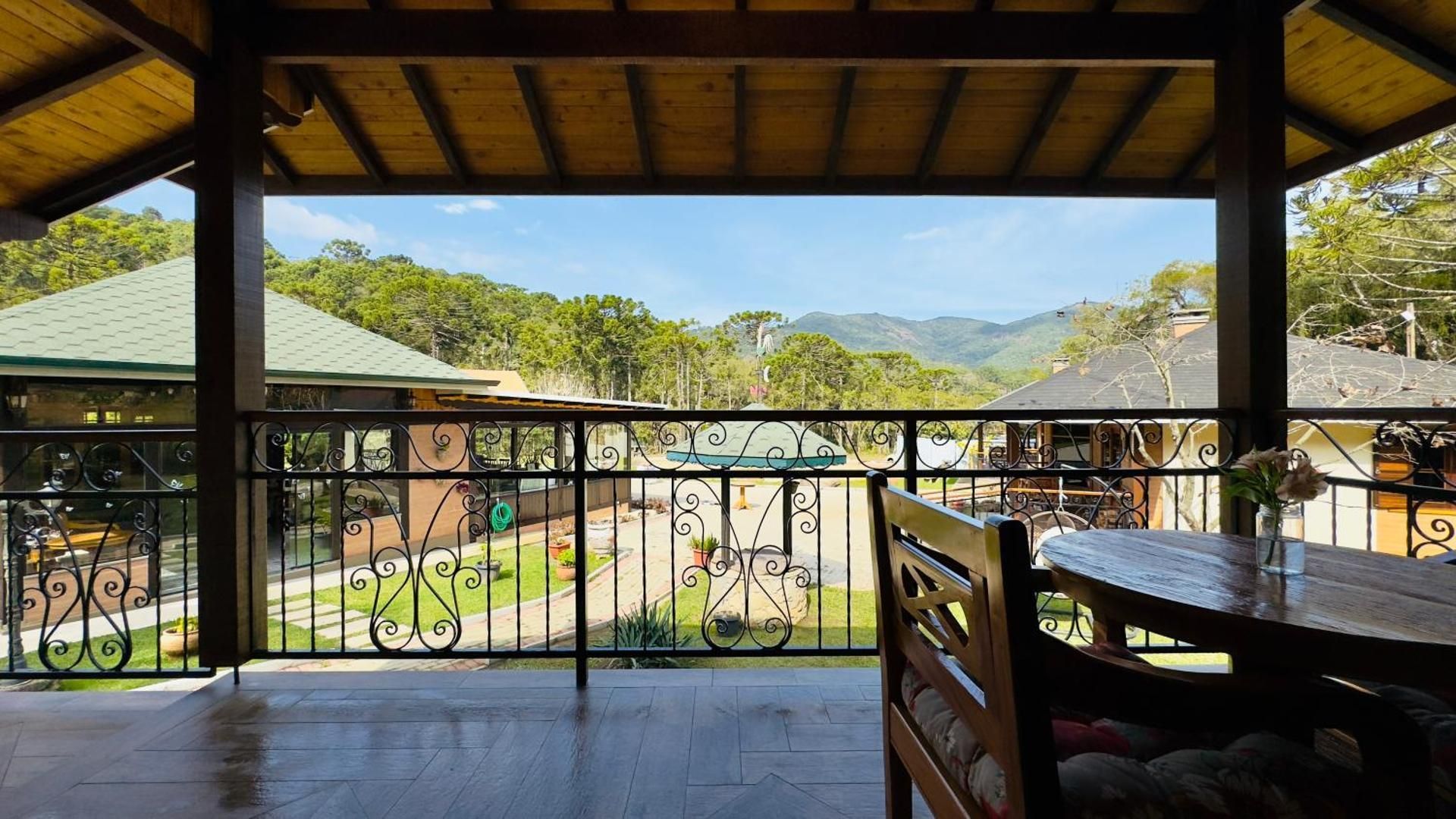 Superior Chalet