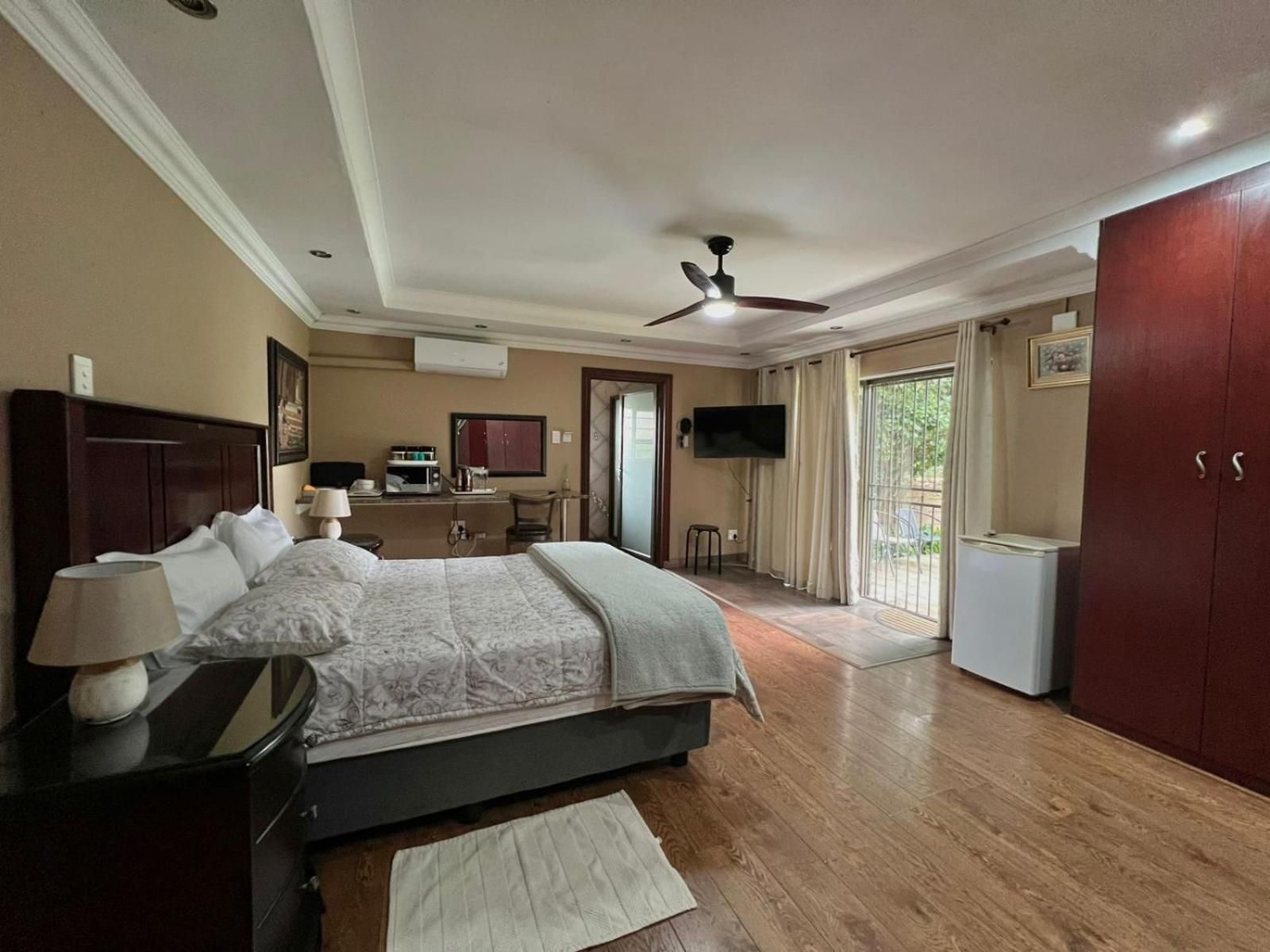 Queen Room