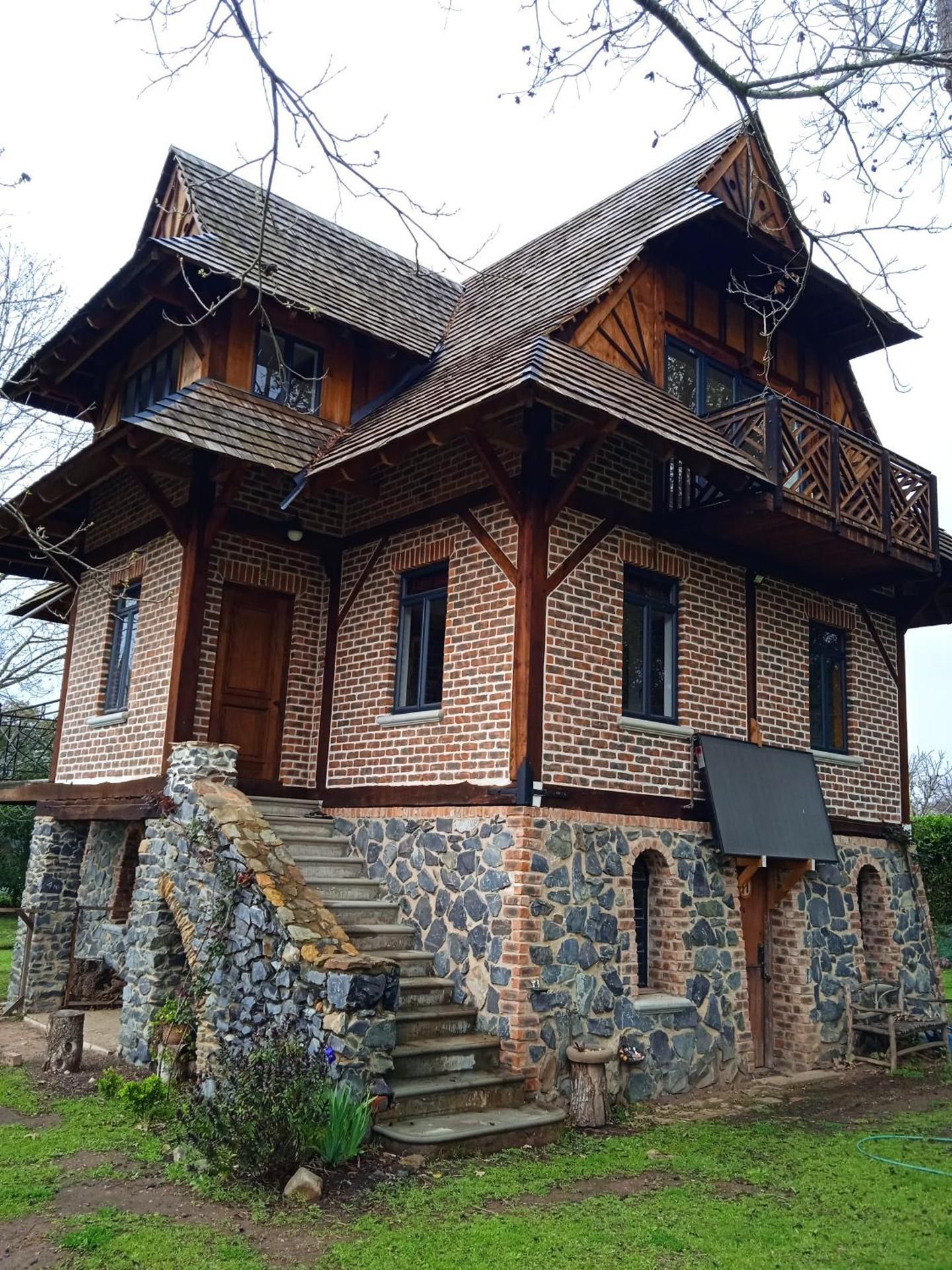 Fleur Bleue & The Timber Frame