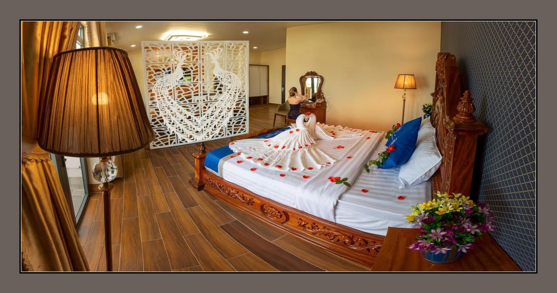 Deluxe King Suite