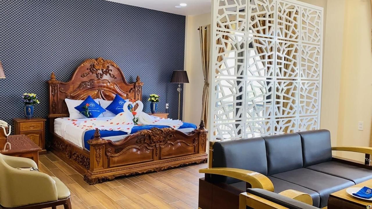 Deluxe King Suite