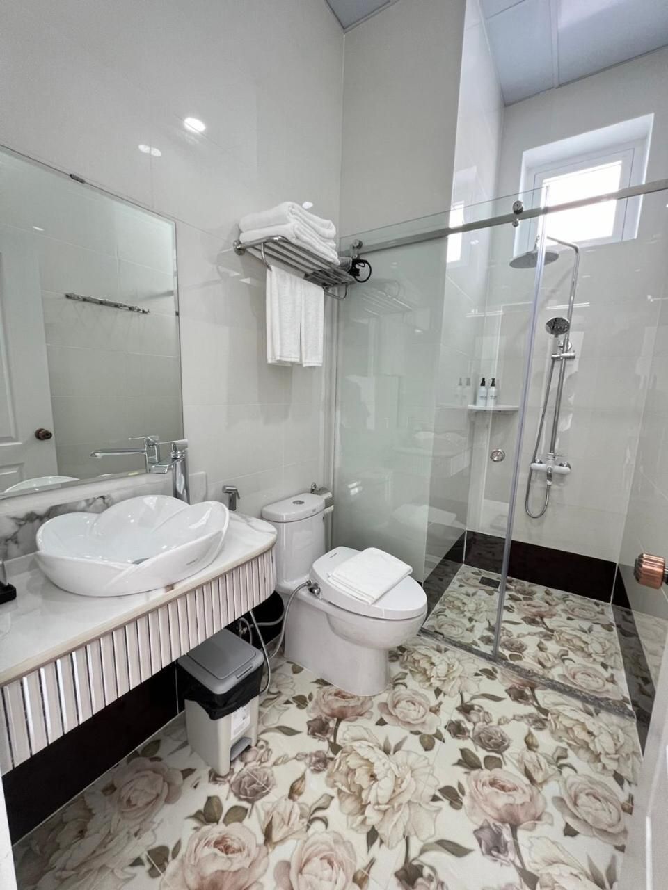 PARIS HOTEL CHAU DOC Double Room with Mountain View 3