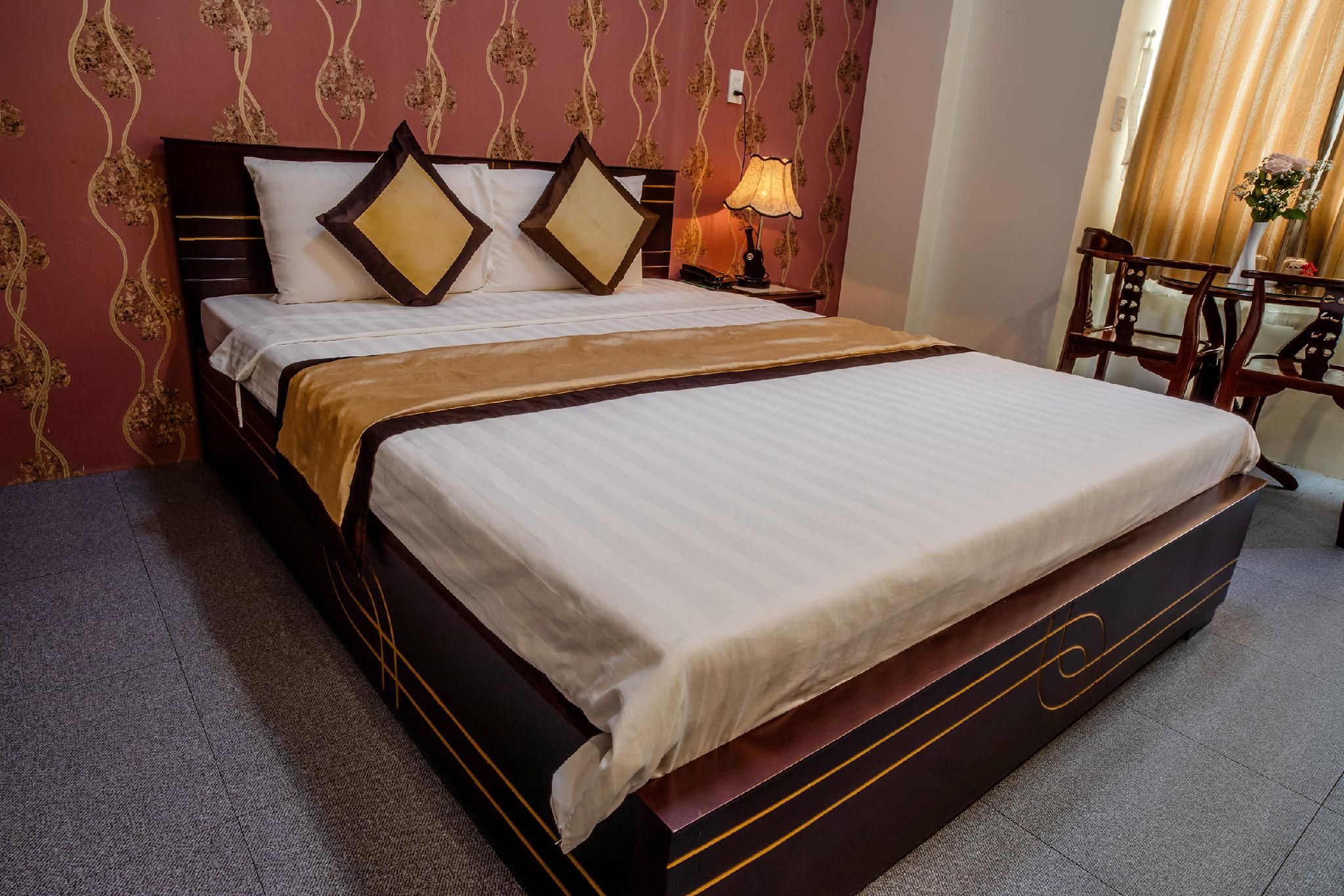 Dong Bao Hotel An Giang Double Room Balcony