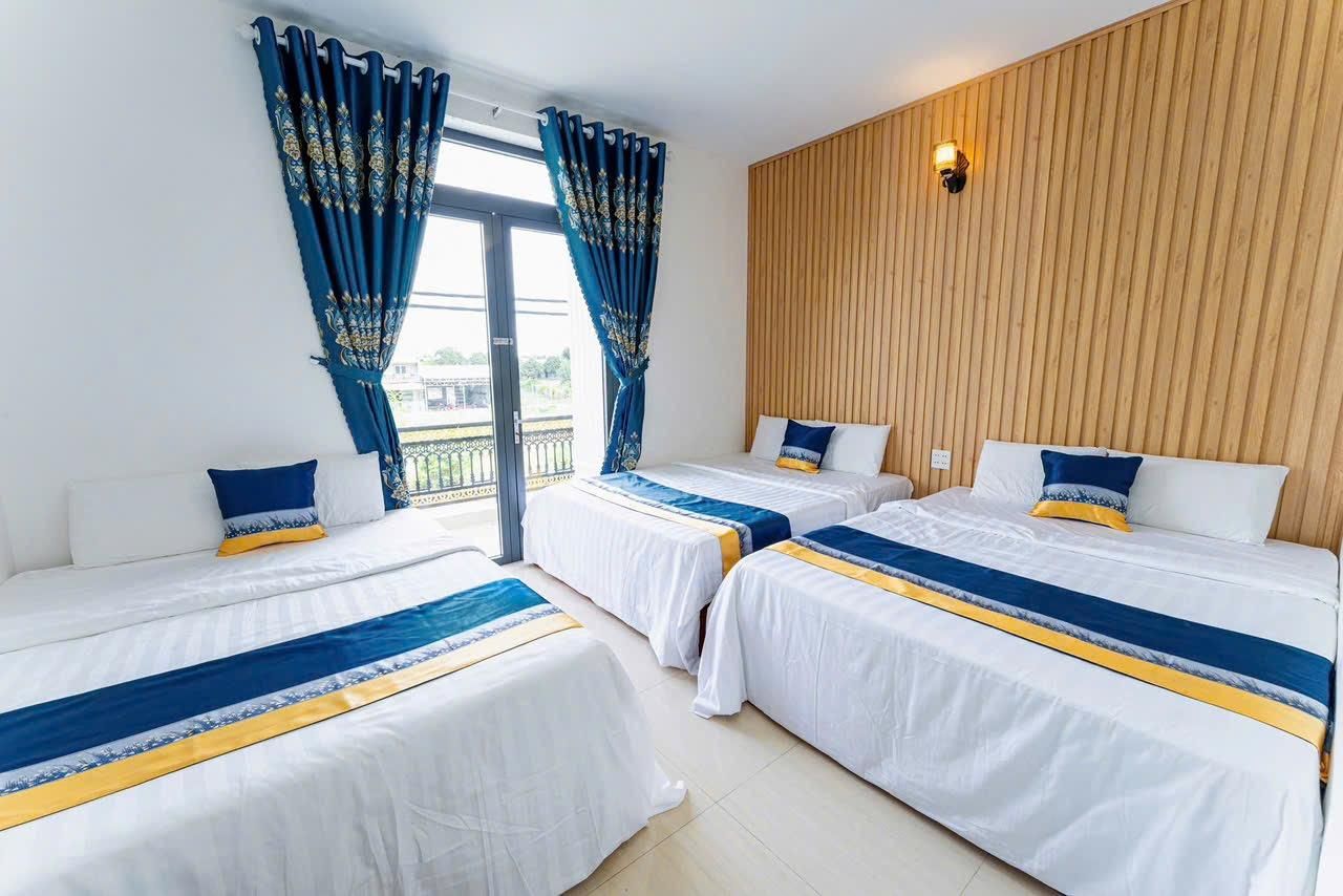 Family Room - 3 Beds