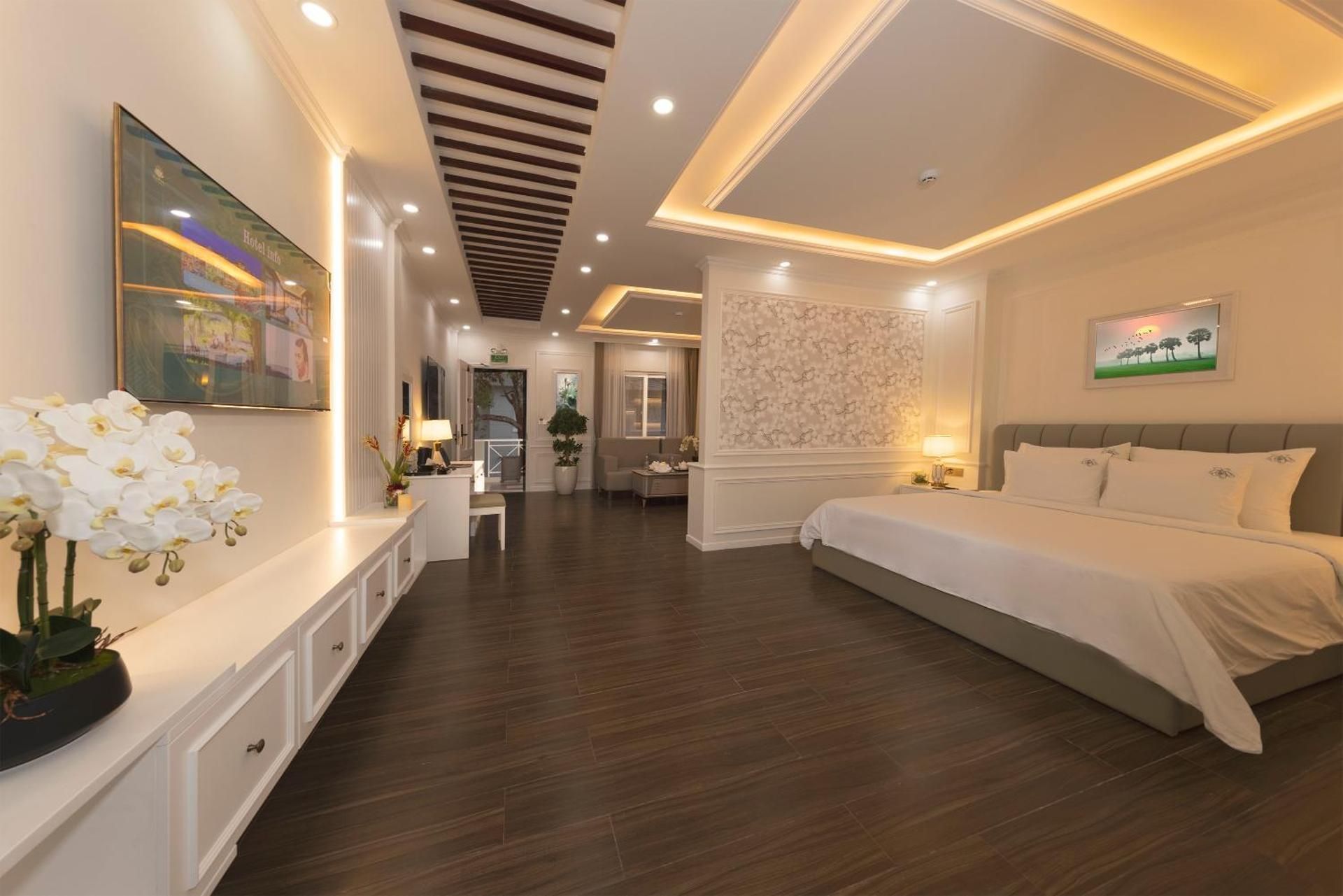 Junior Suite with Garden View