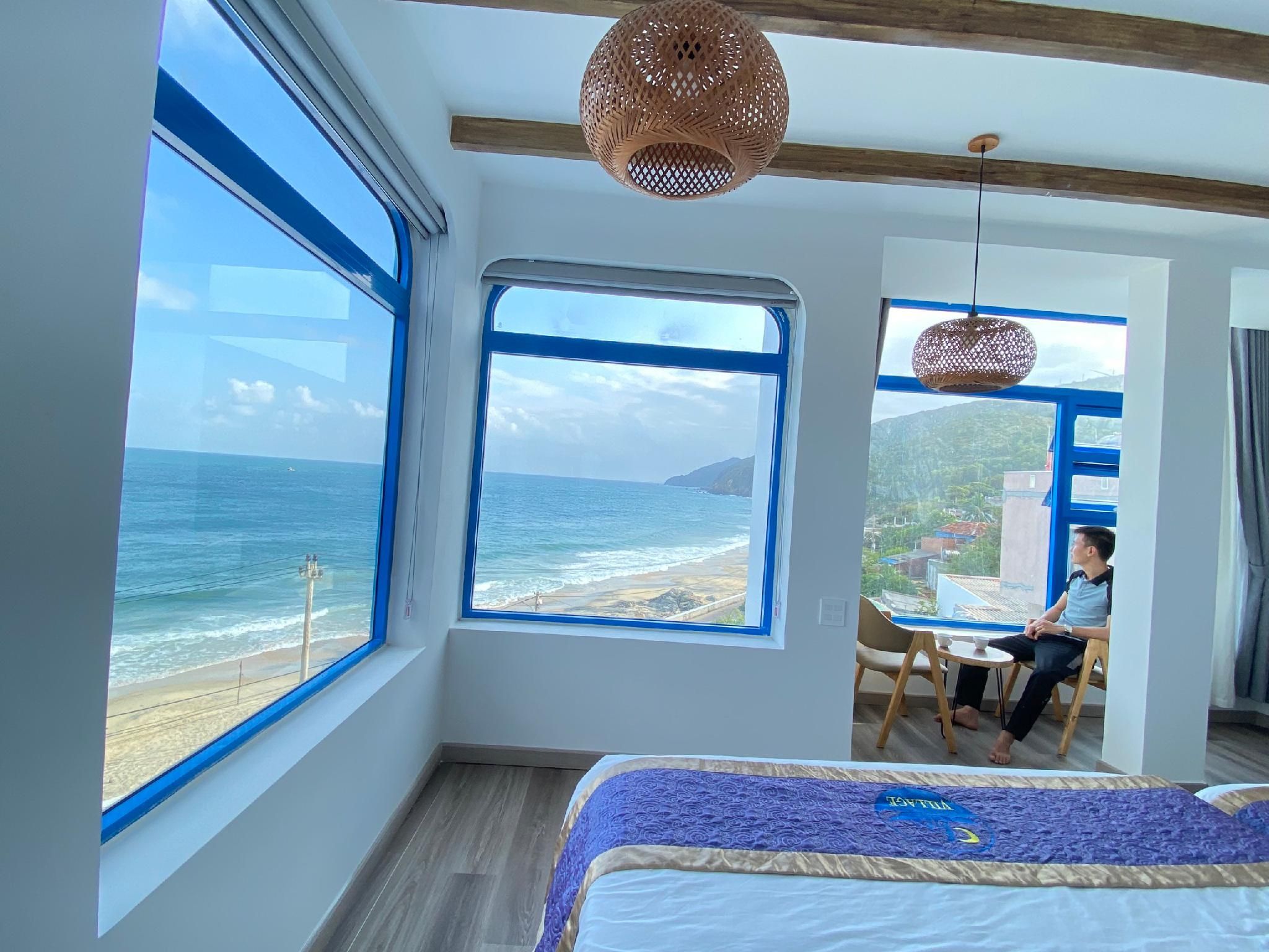 Family Room with Sea View