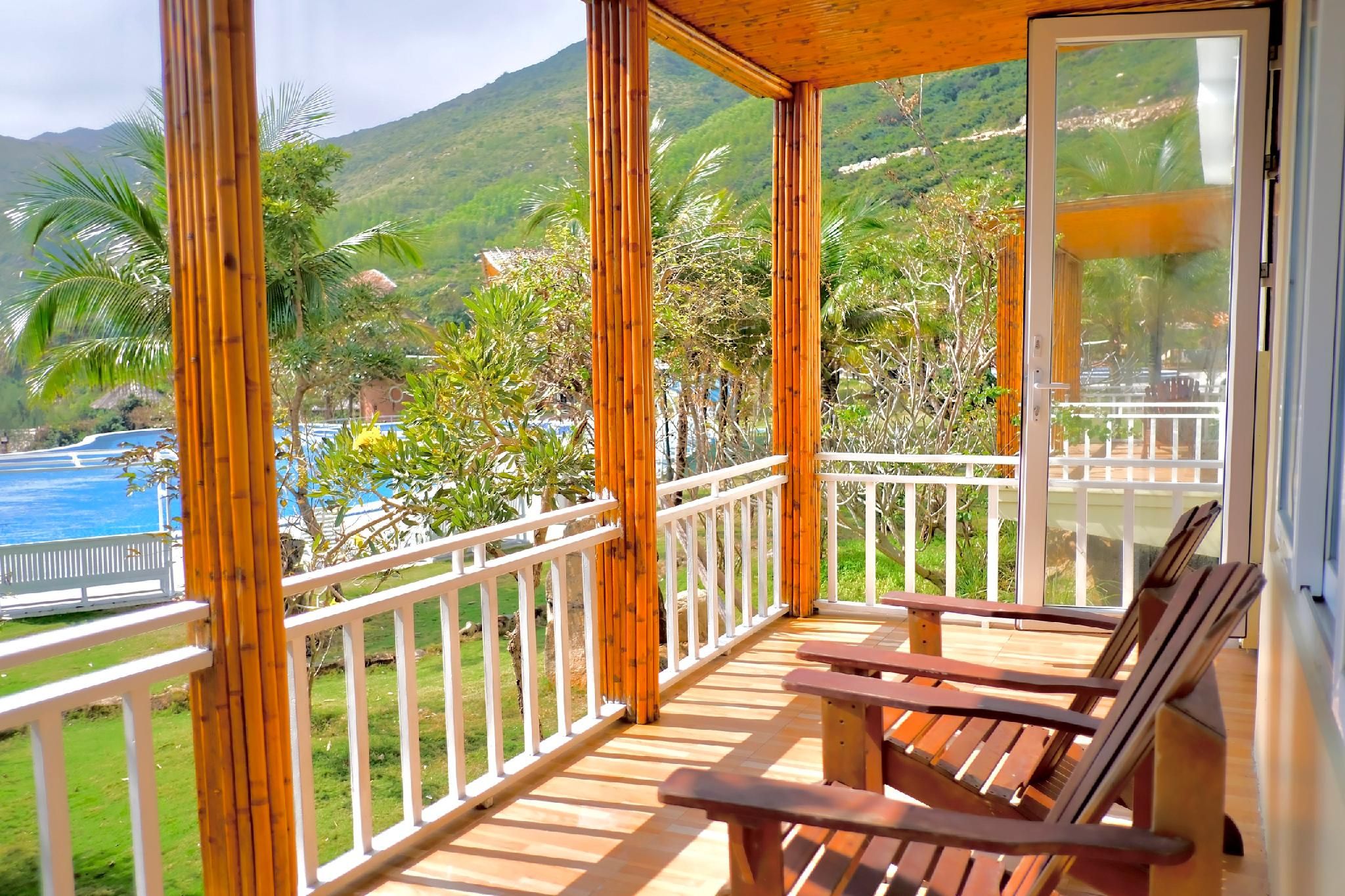 Premier Sea View Suite