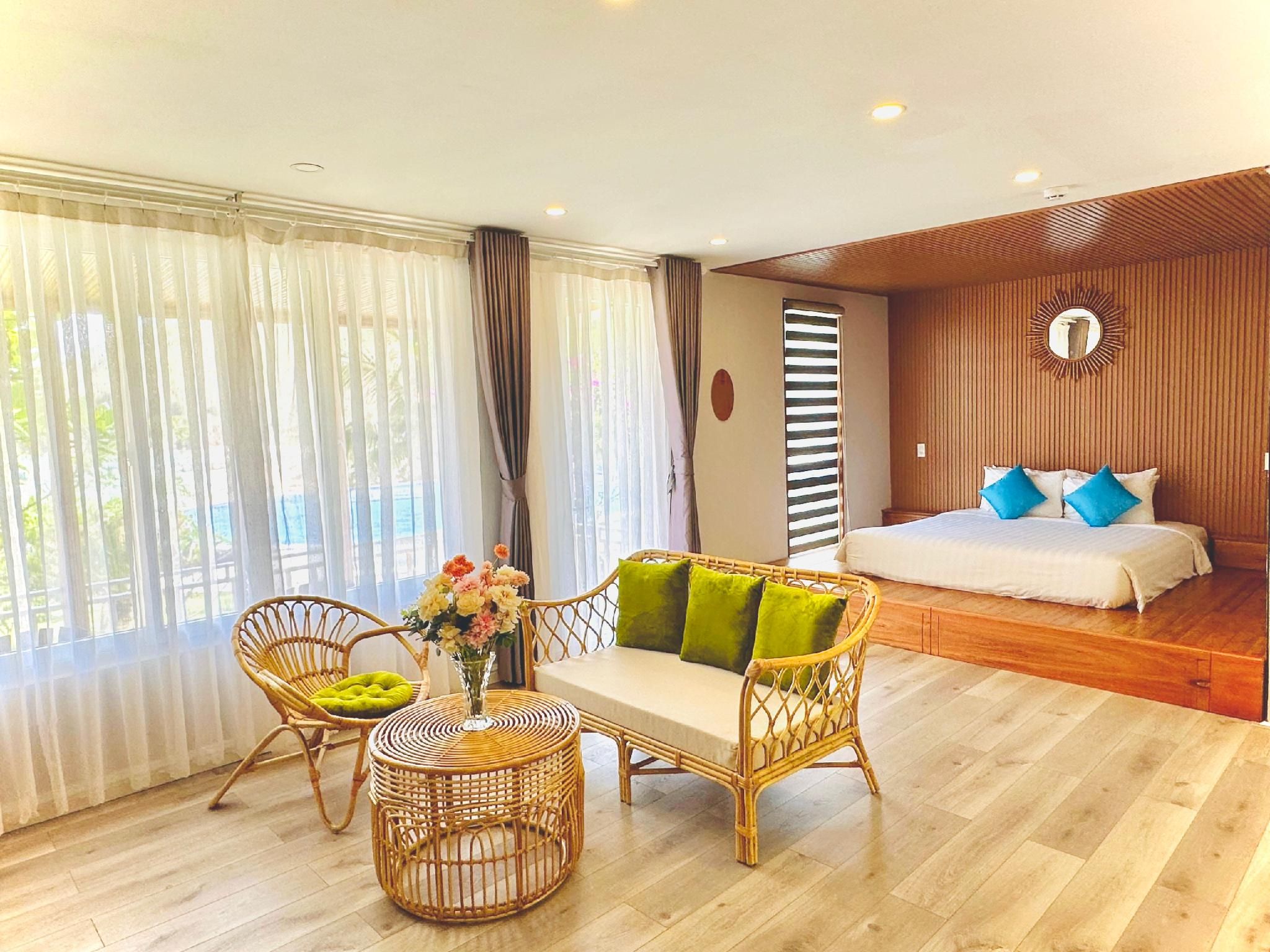 Premier Sea View Suite