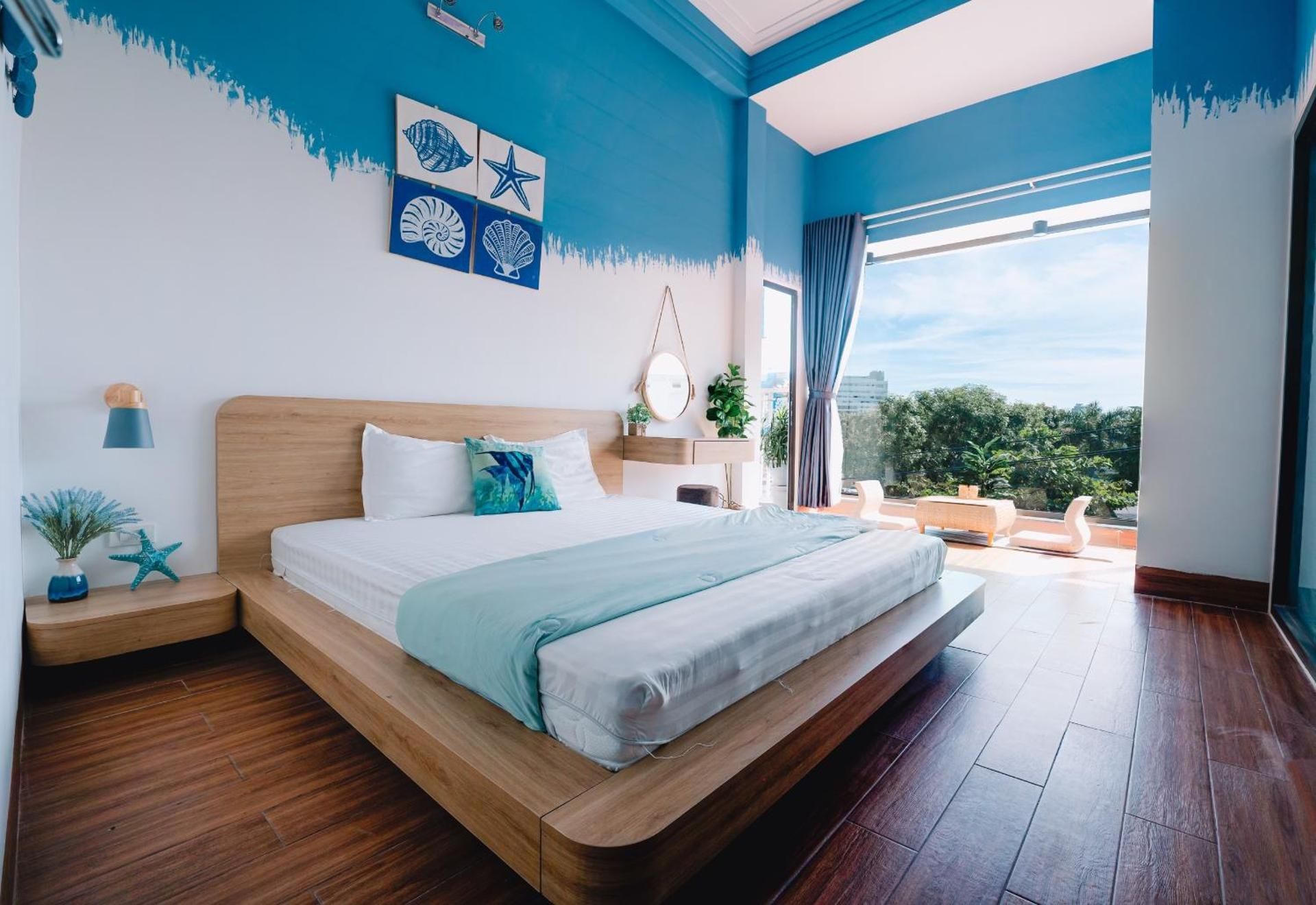 King Room with Balcony