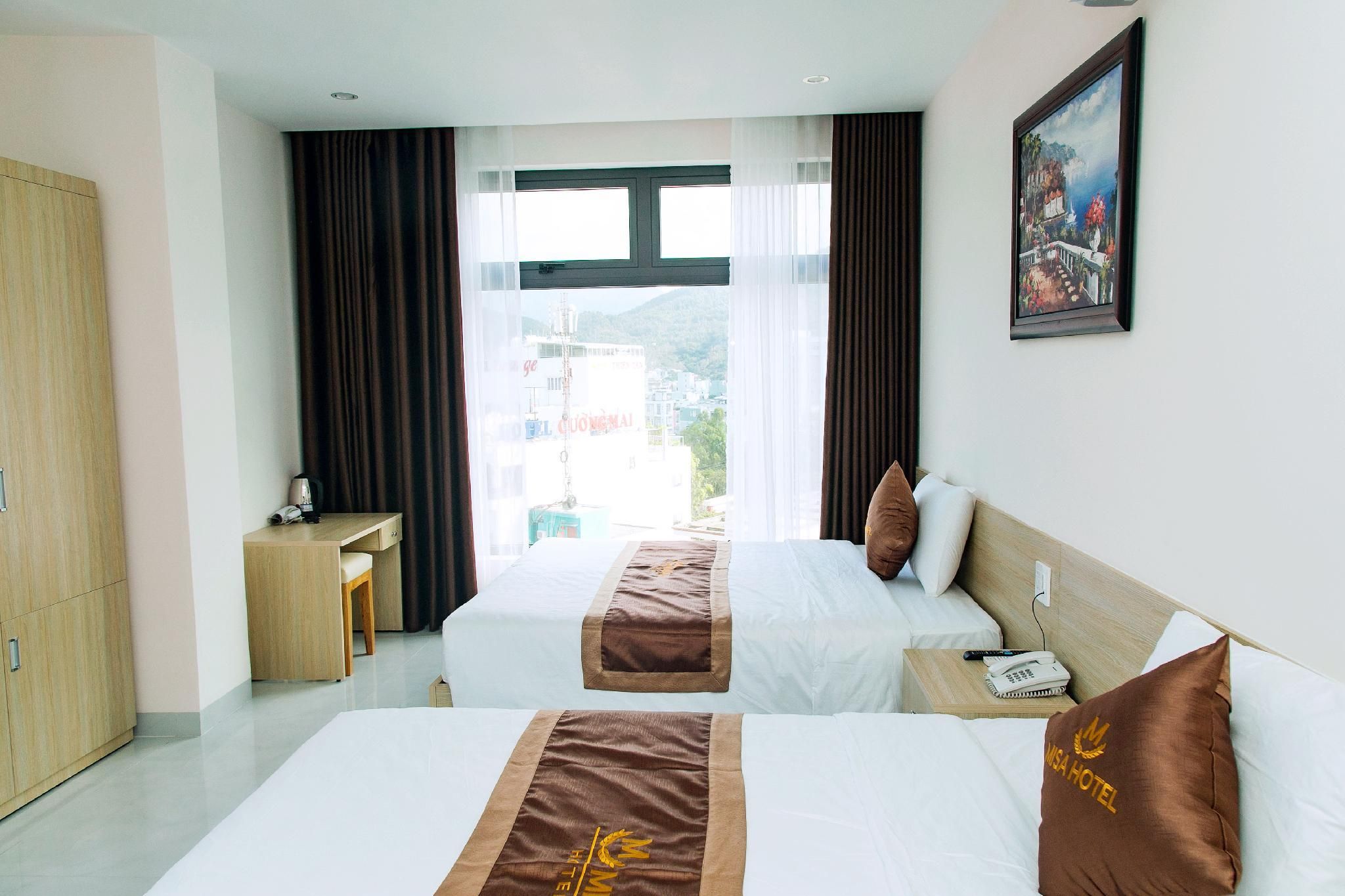 Ocean View - Deluxe Room with View Bathroom for up to 4 People