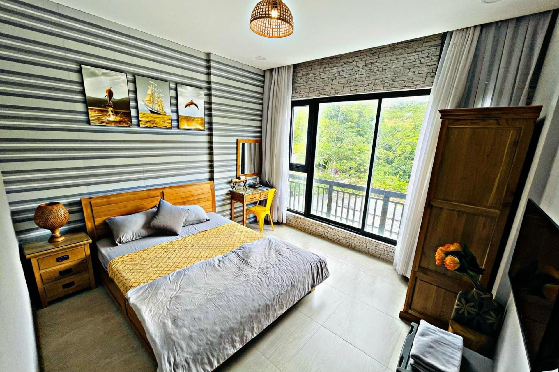 Superior Suite with Balcony