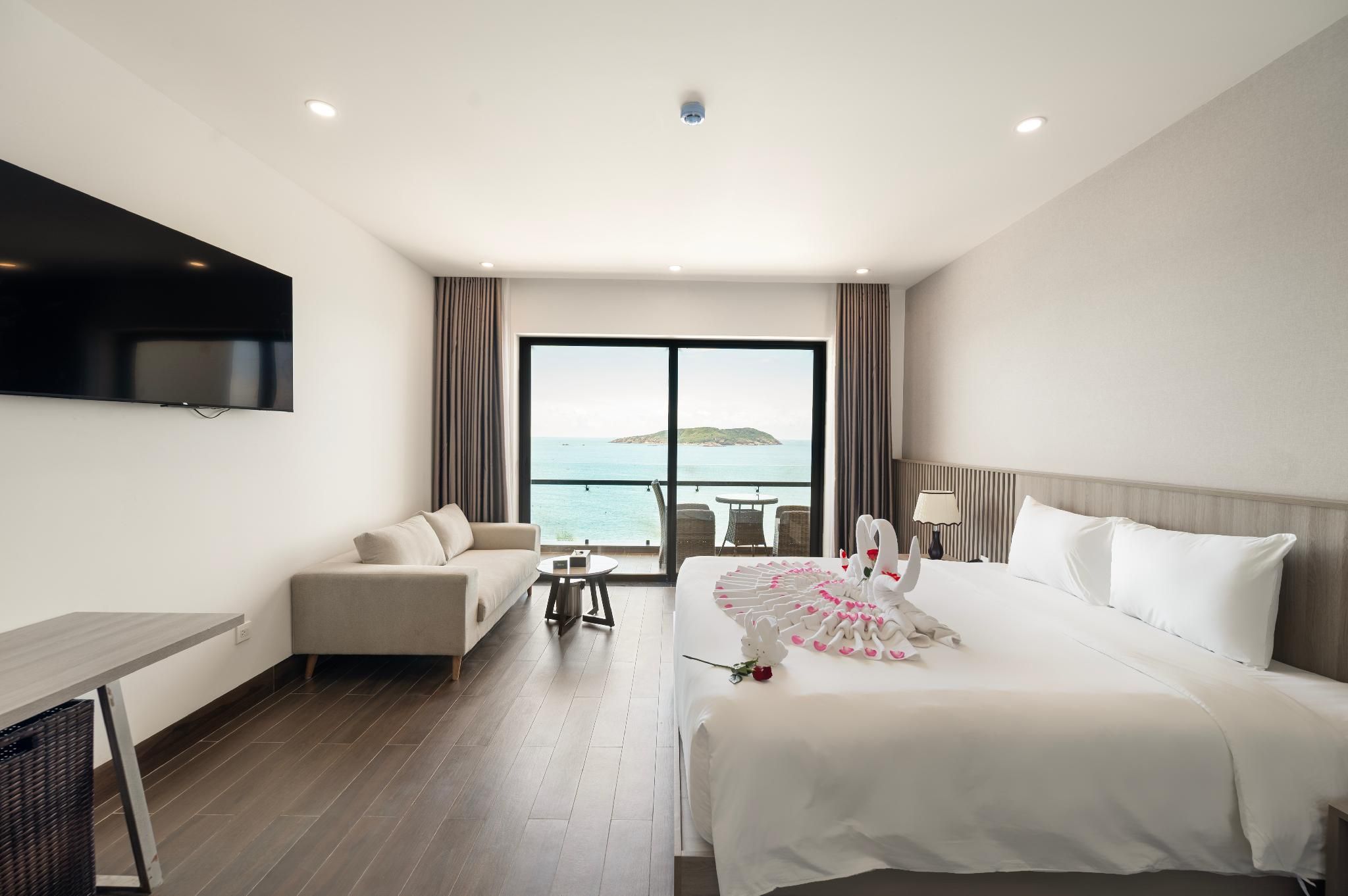 Deluxe Ocean View King with Sofa Bed