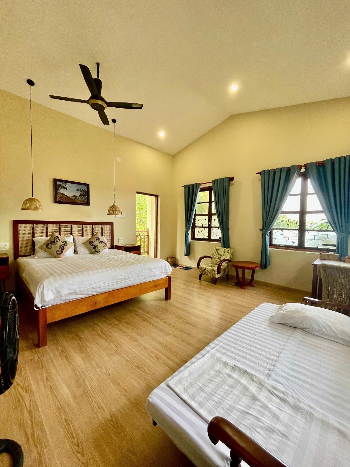 Mountain View Triple Room
