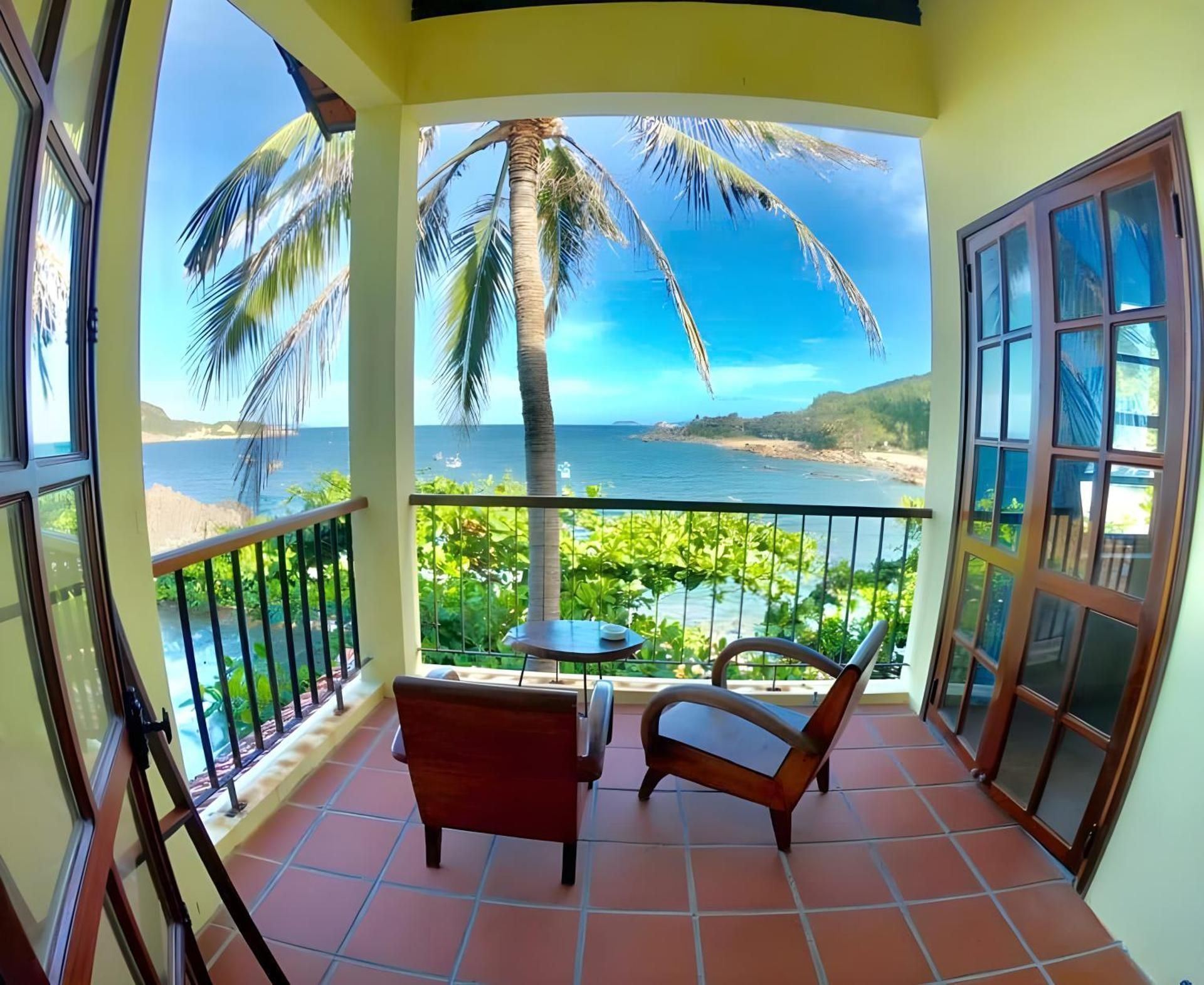 Deluxe Suite with Sea View