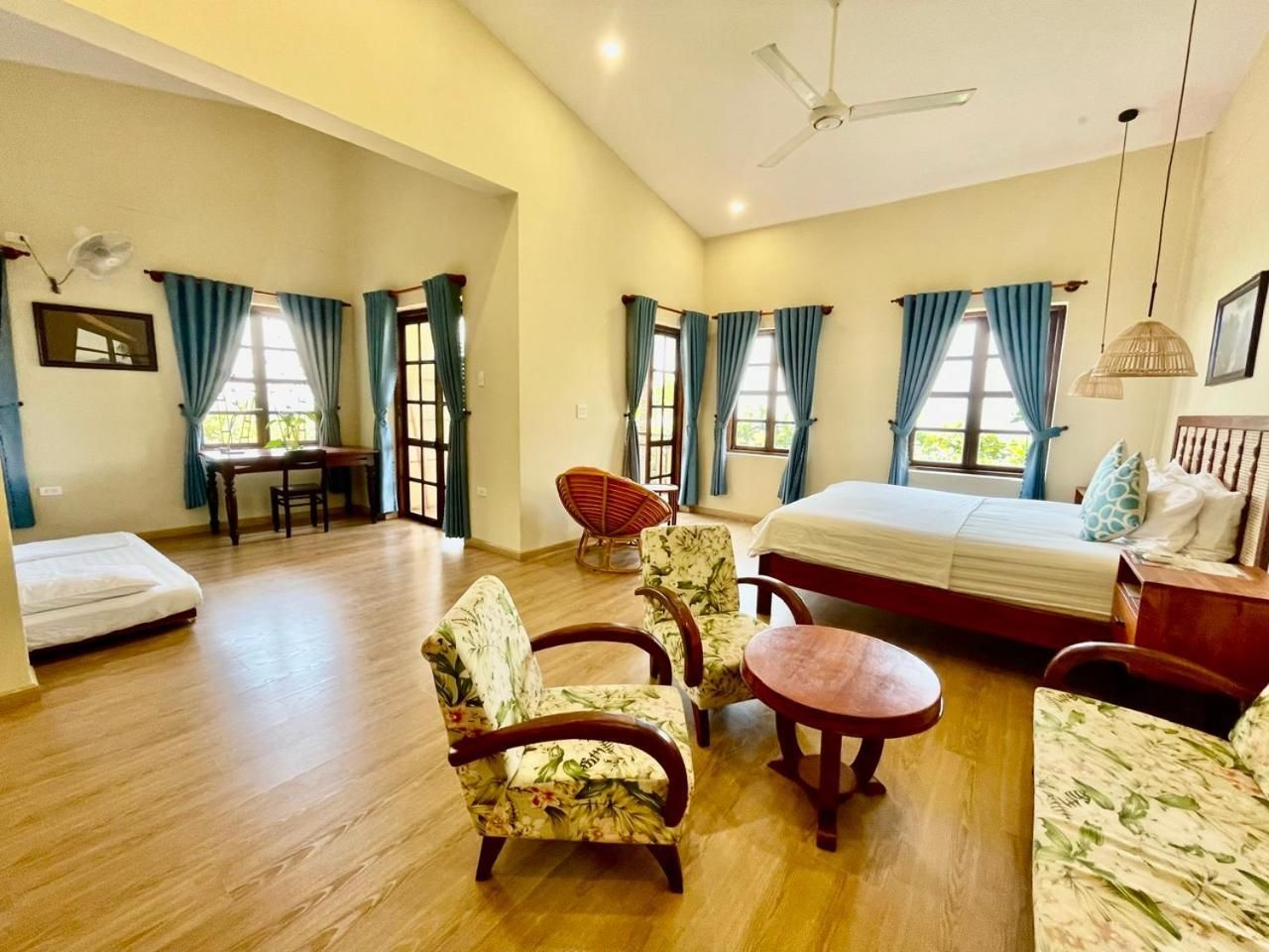 Deluxe Suite with Sea View