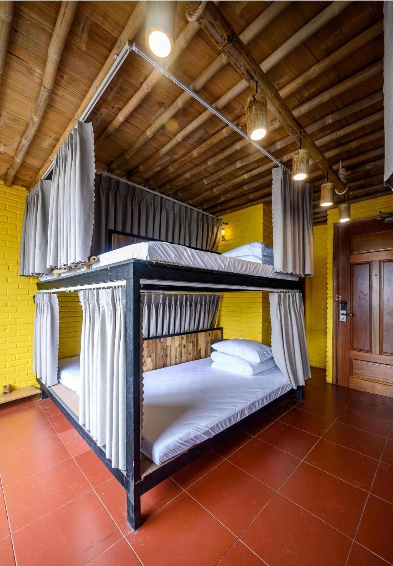 Bed in 8-Bed Mixed Dormitory Room