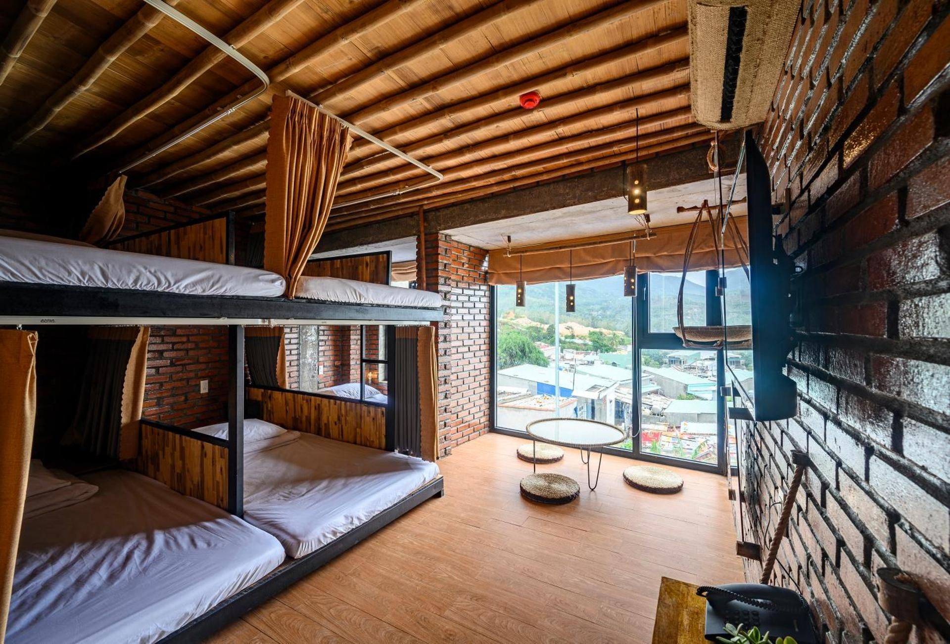 Bed in 6-Bed Mixed Dormitory Room