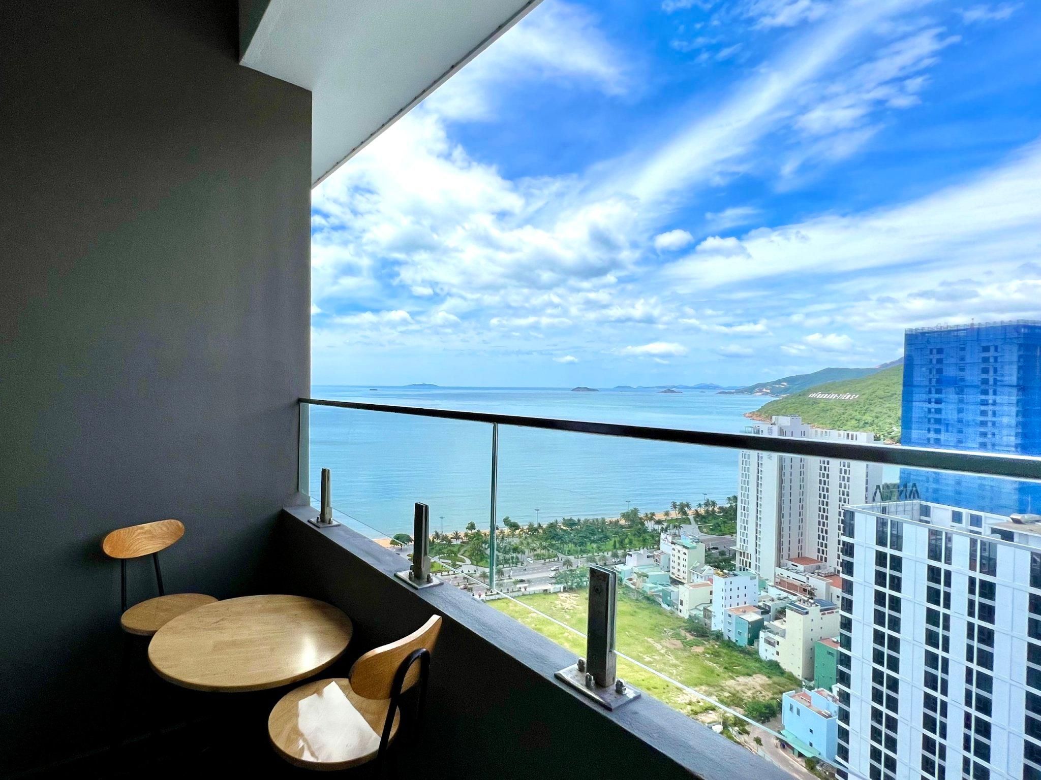 Sea View Luxury 2B Apartment with Swimming Pool Access