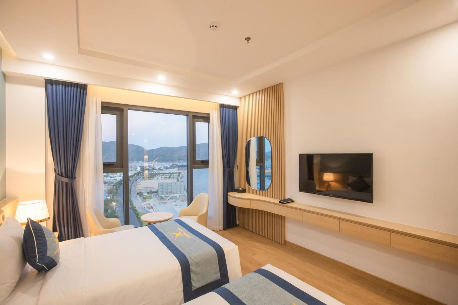 Twin Room with City View