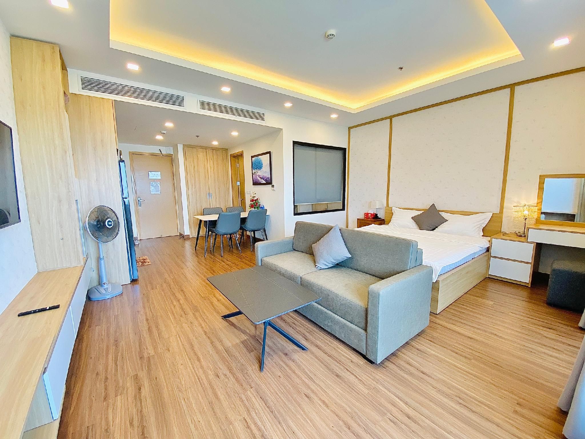 Deluxe King Studio