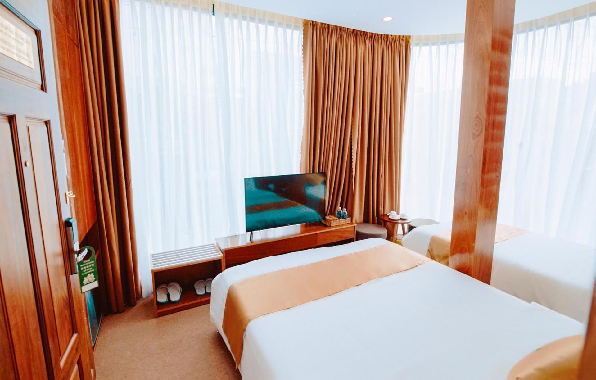 Triple Room with City View
