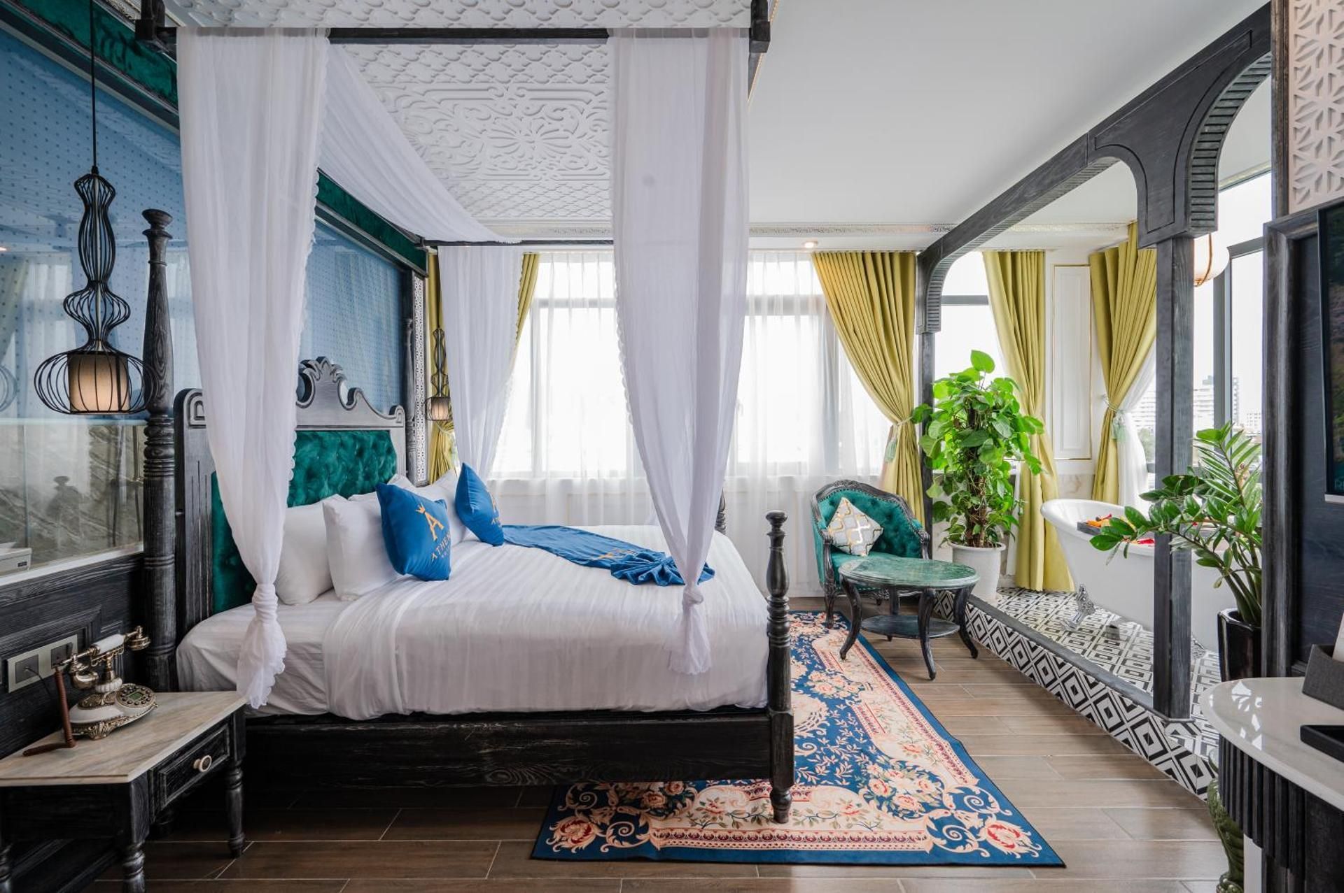 Deluxe Suite