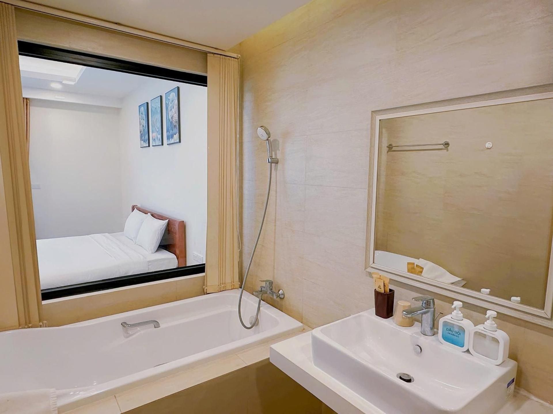 Studio - King Room with Balcony