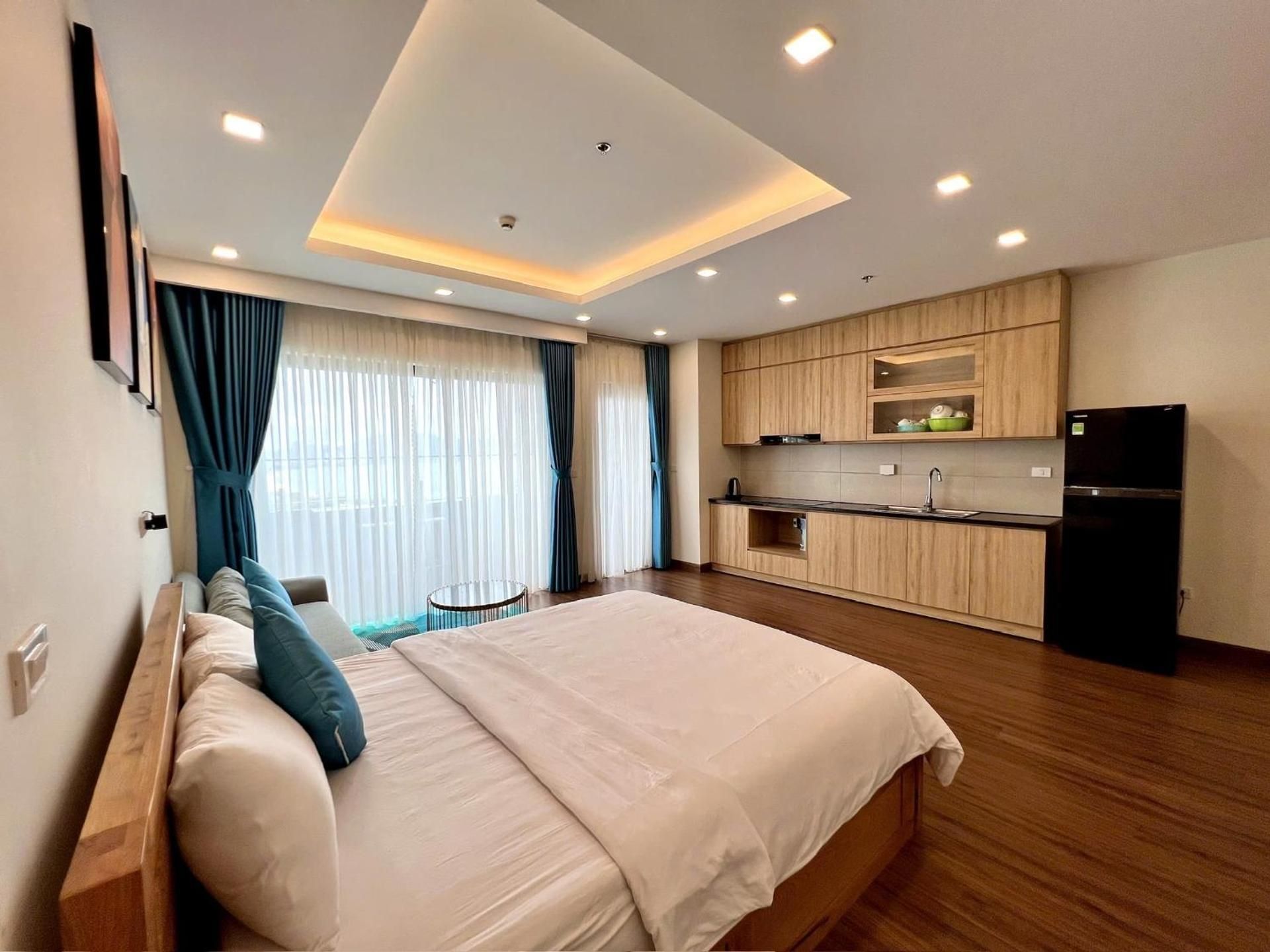 Three-Bedroom Apartment with Ocean View