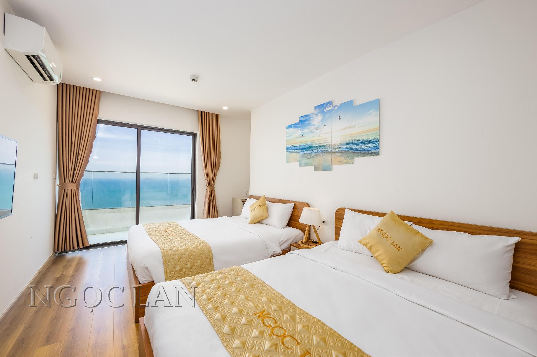 Superior One-Bedroom Sea Front Apartment